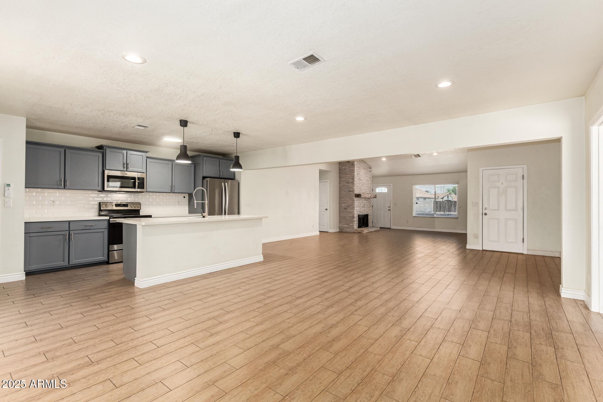 5228 W ASTER Drive