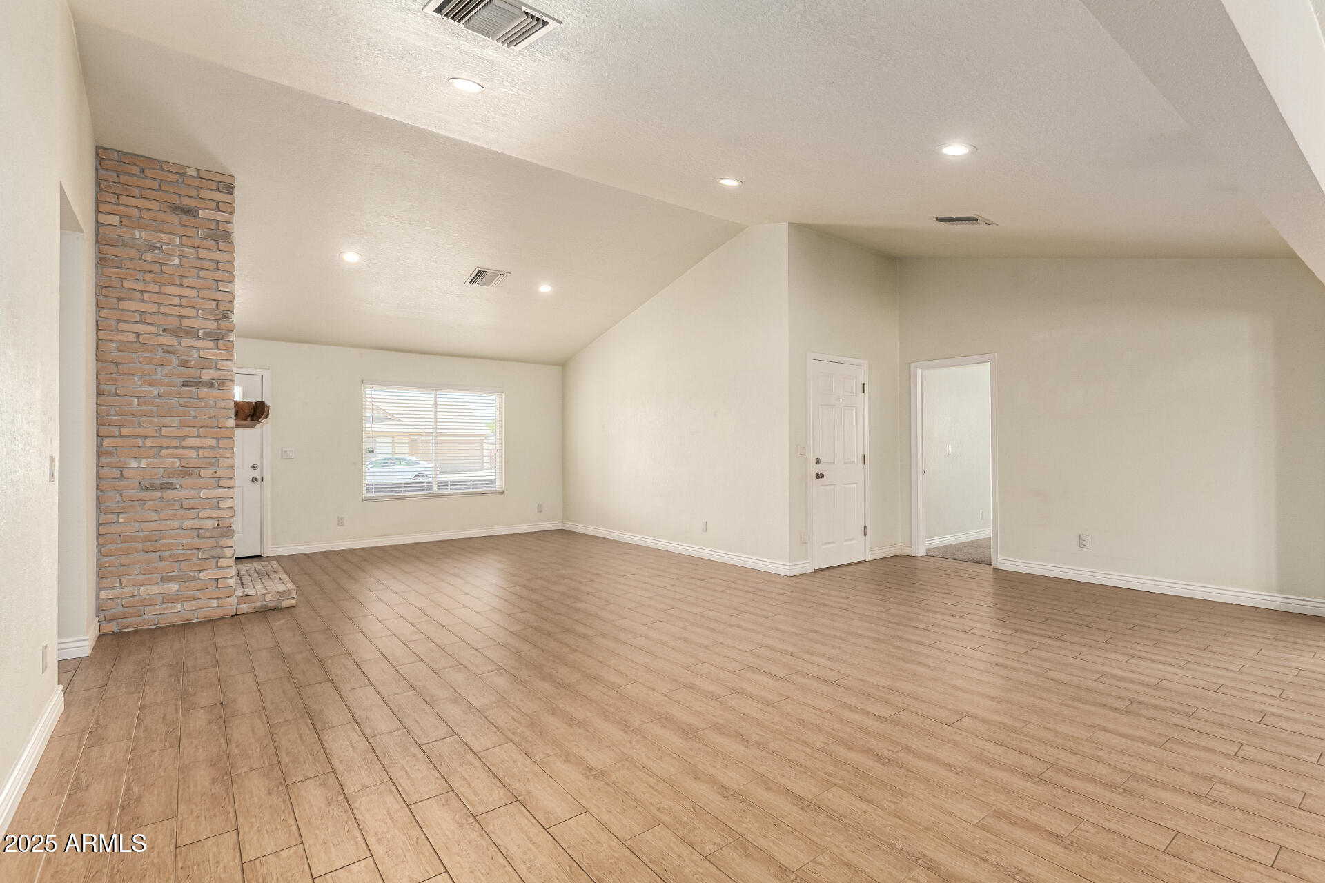 5228 W ASTER Drive