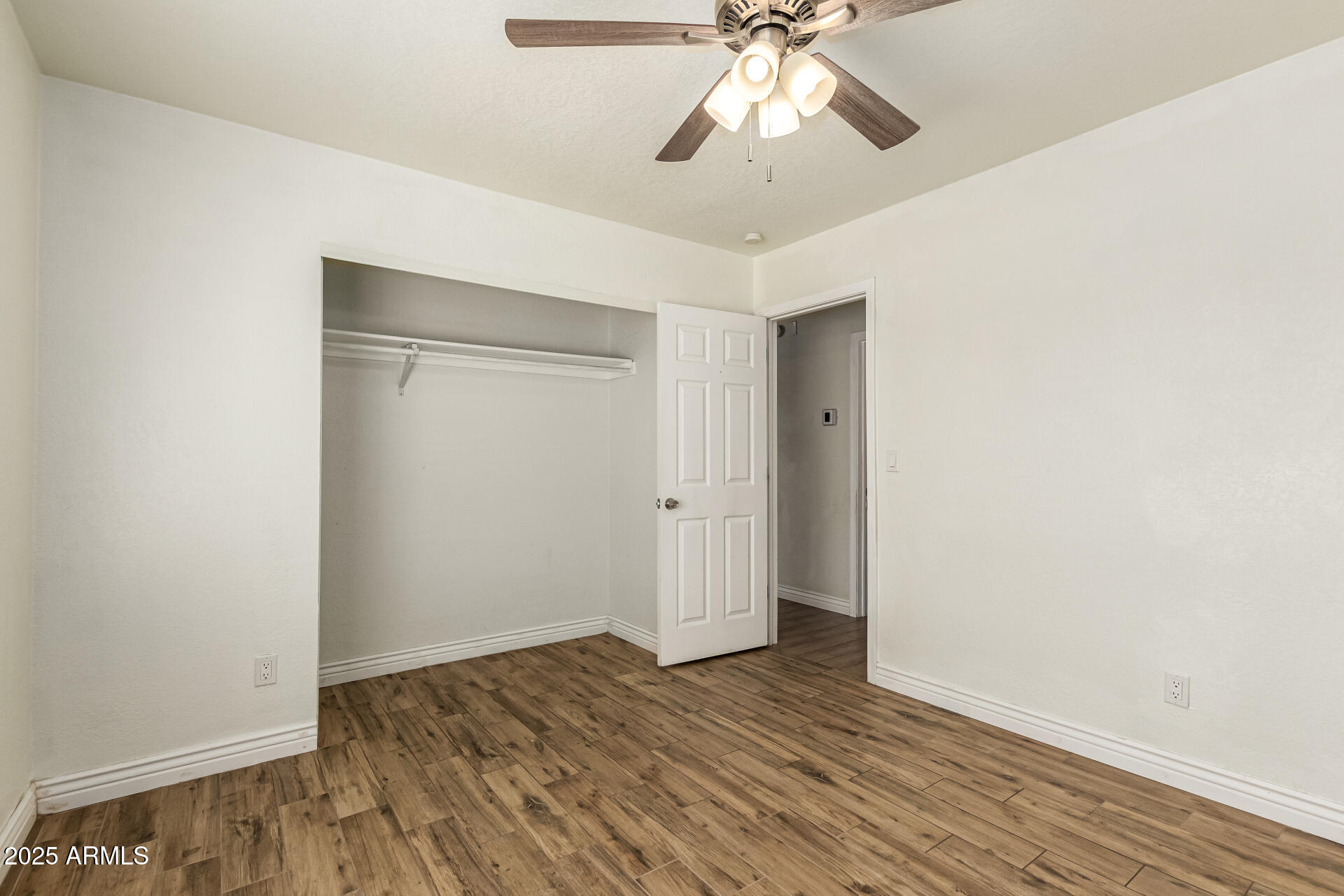 5228 W ASTER Drive