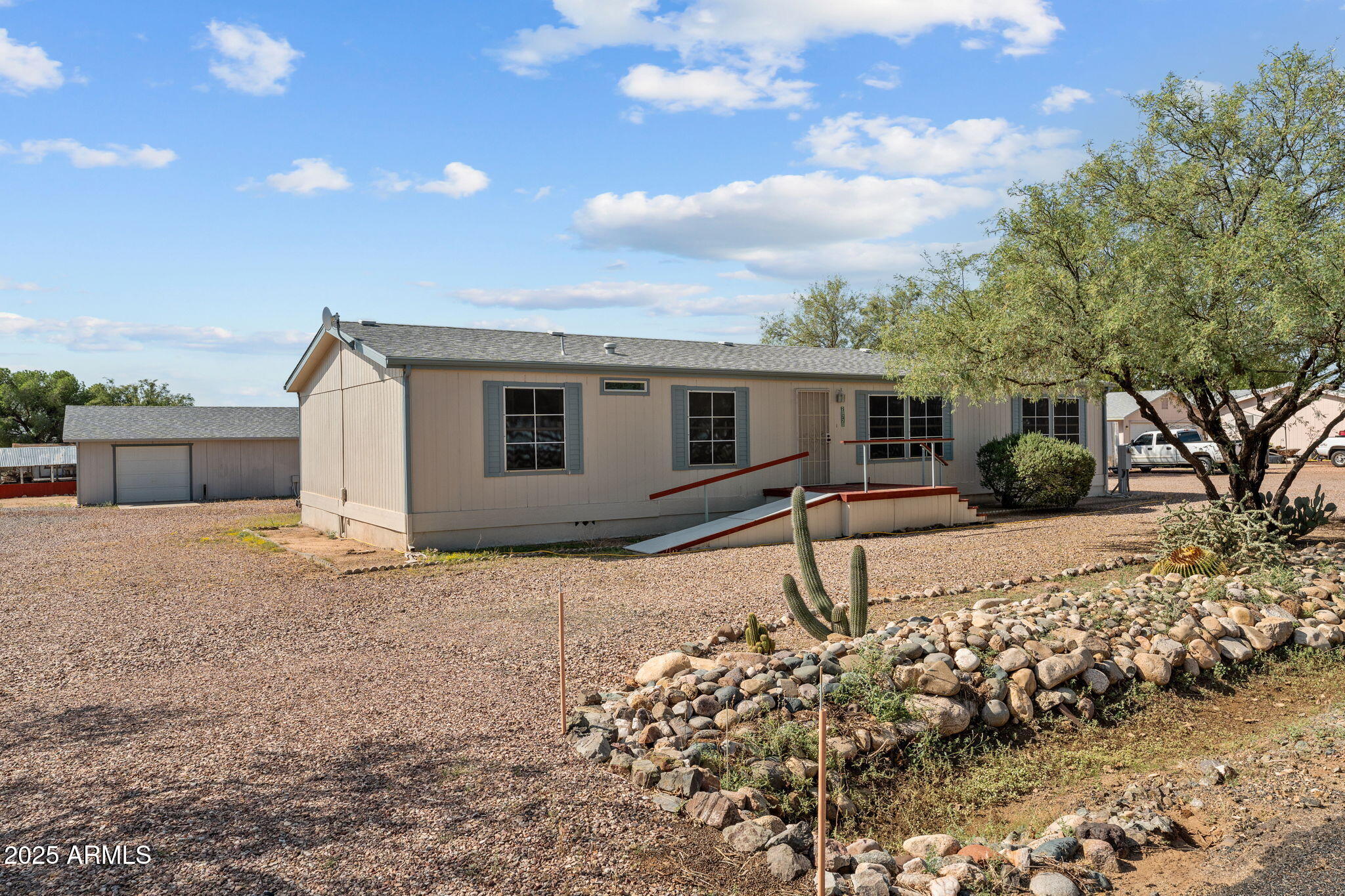 23723 W CANNON Drive