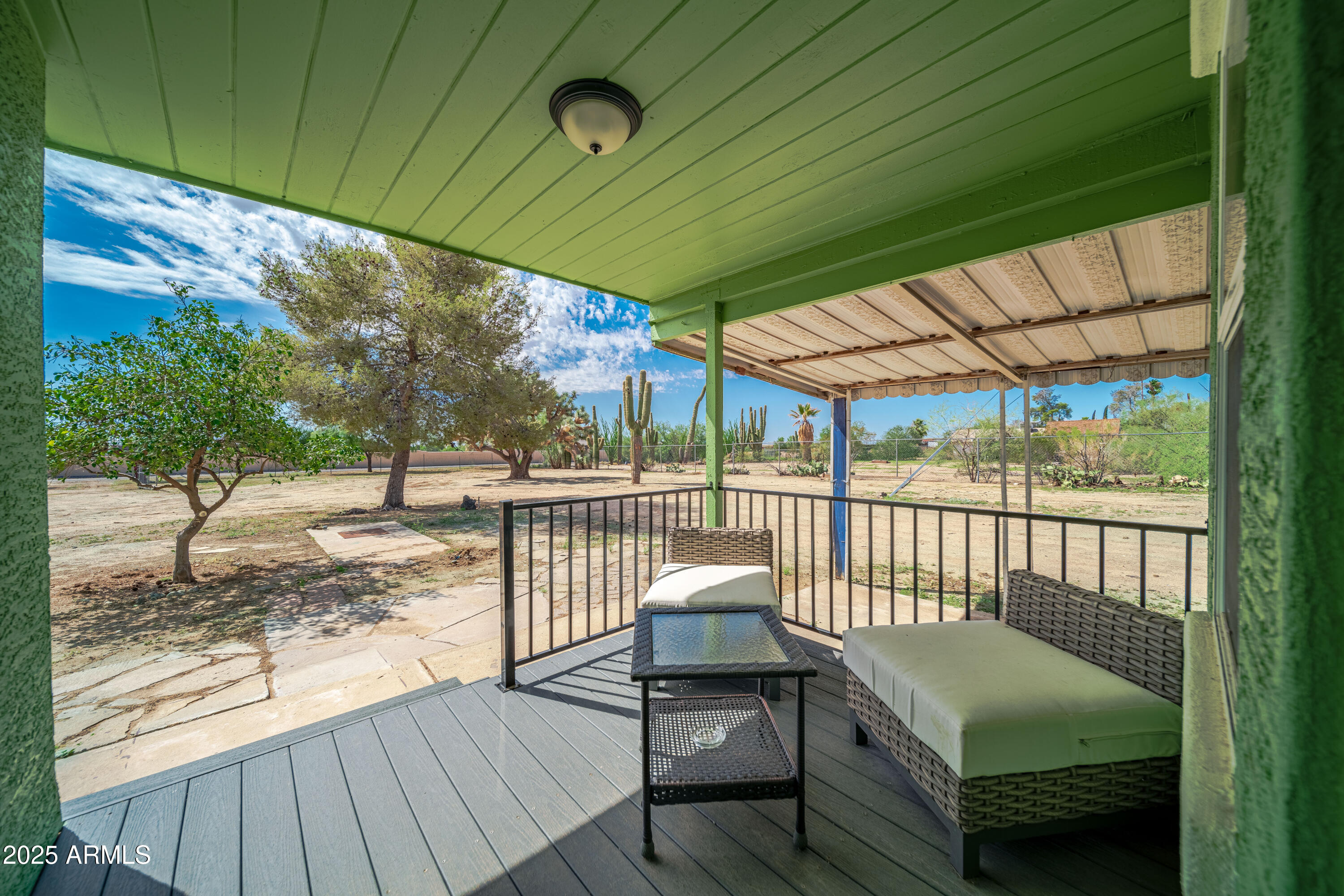 22810 W ROADRUNNER Lane