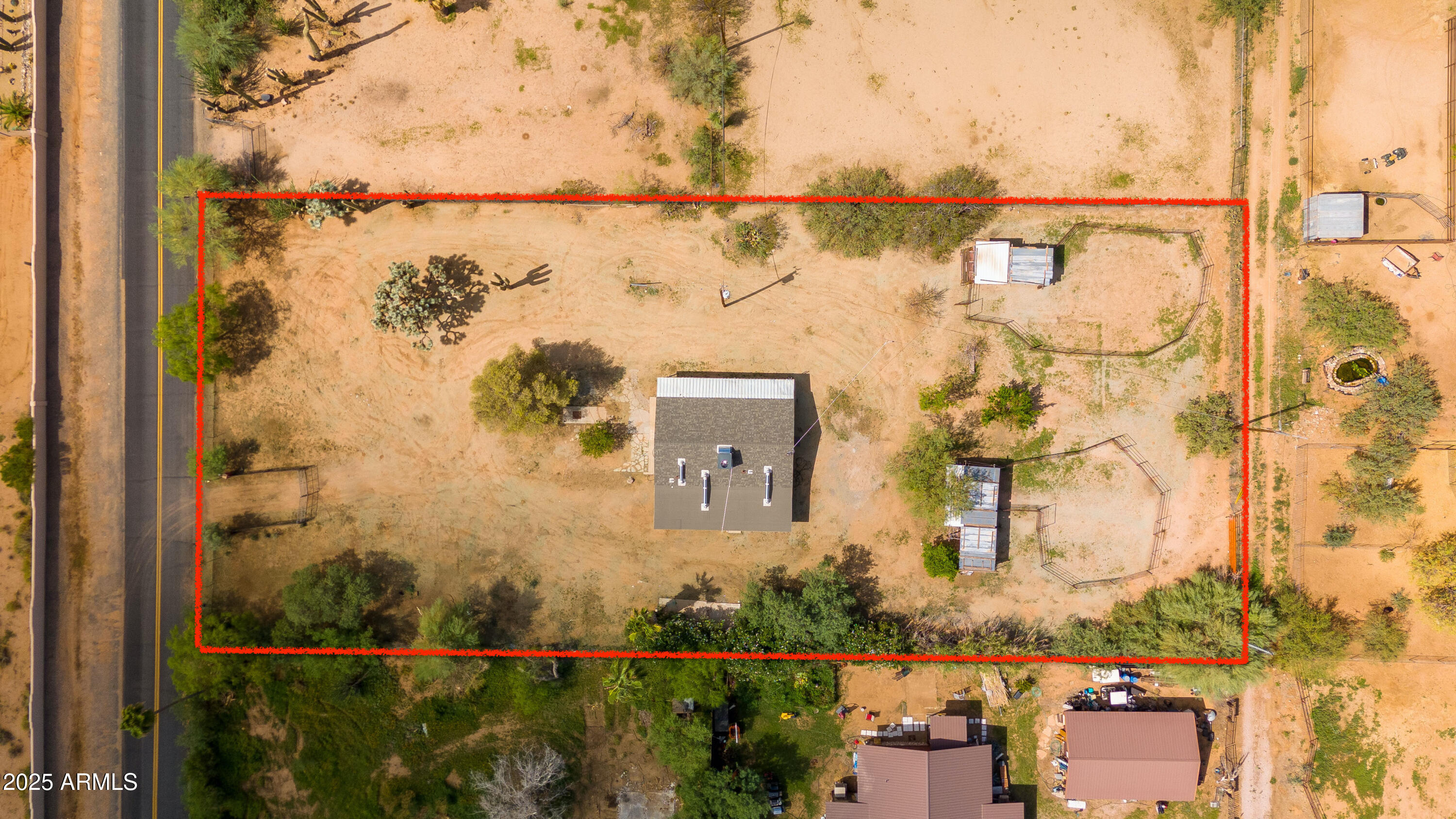 22810 W ROADRUNNER Lane