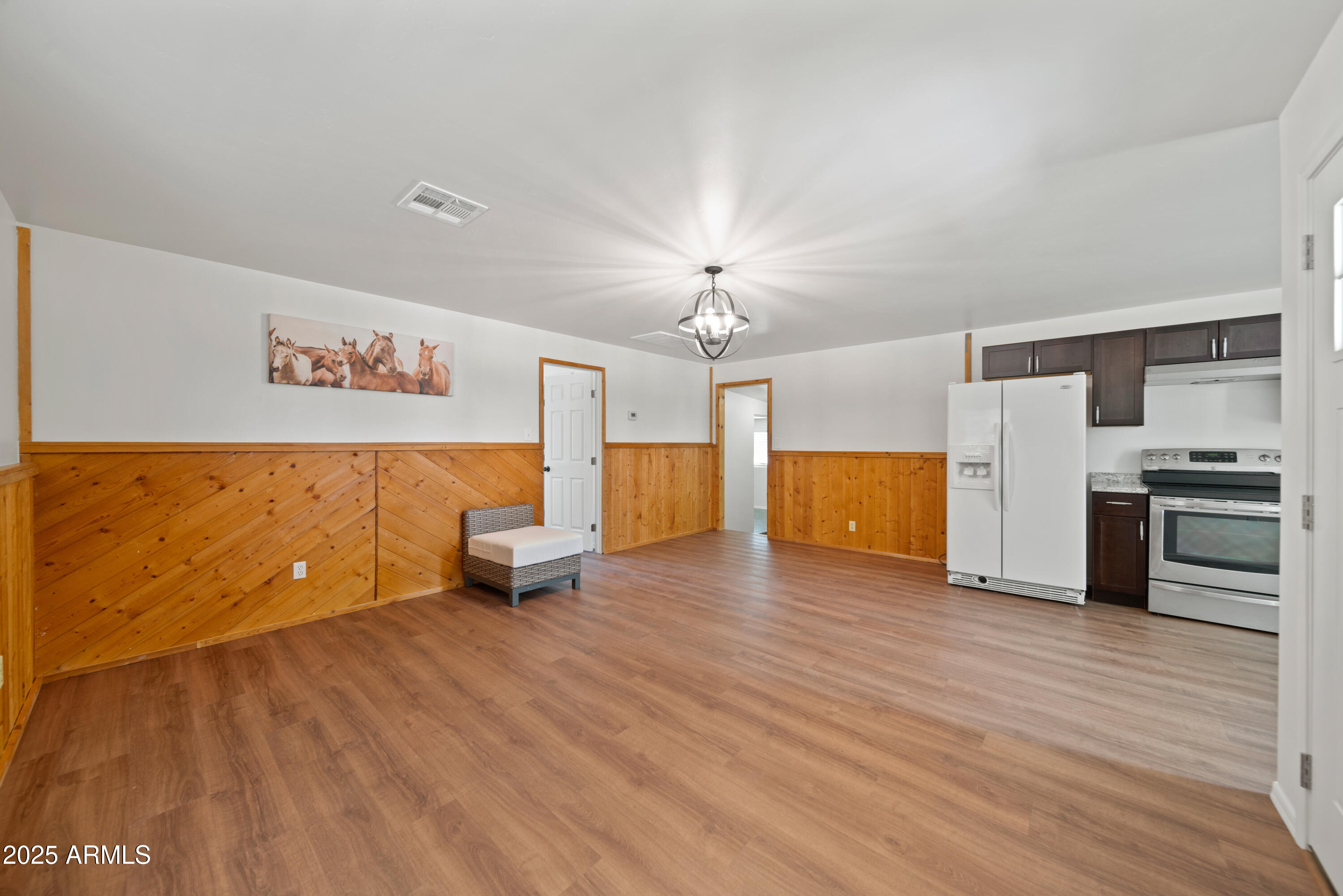 22810 W ROADRUNNER Lane
