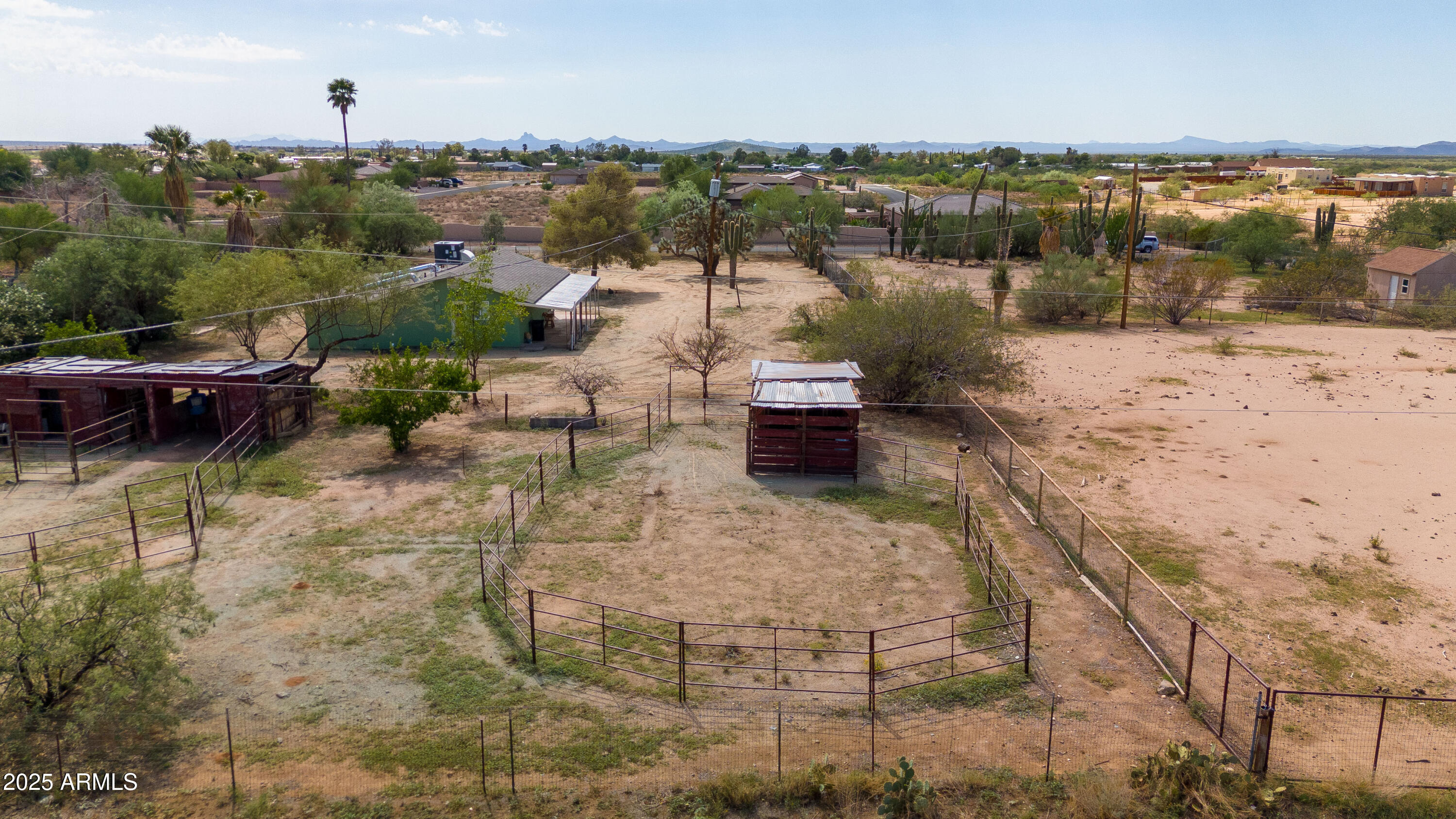 22810 W ROADRUNNER Lane