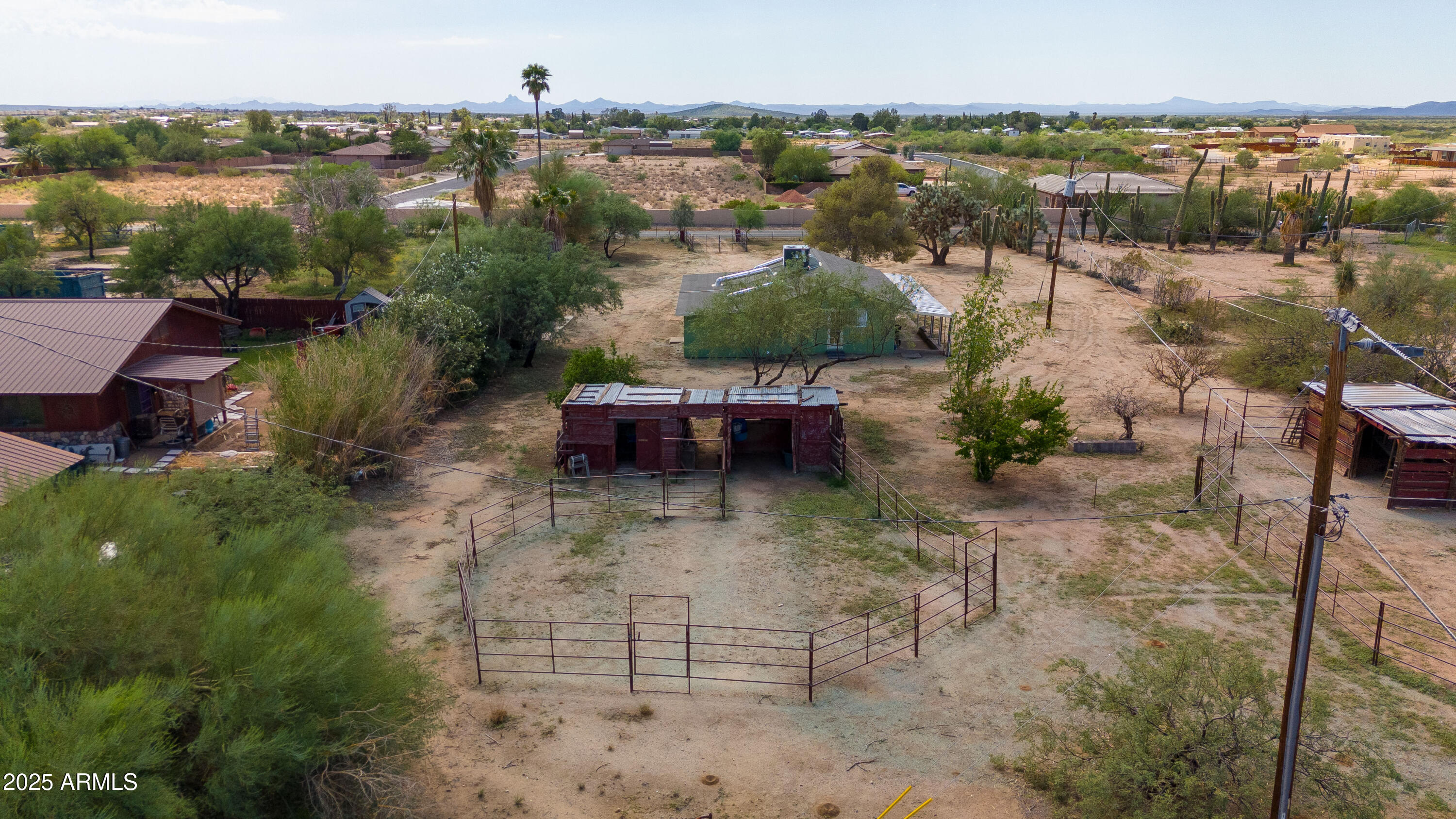 22810 W ROADRUNNER Lane