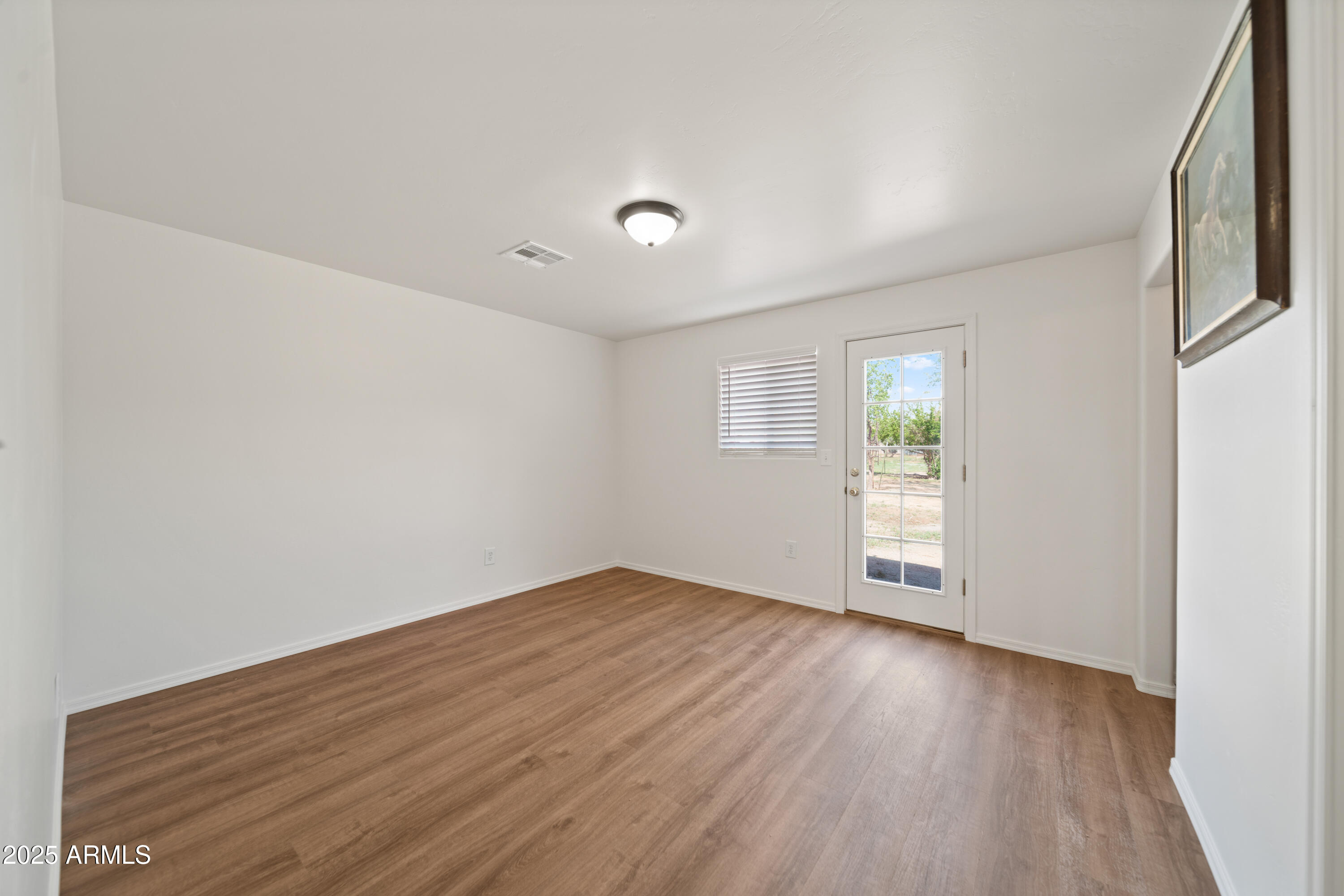22810 W ROADRUNNER Lane
