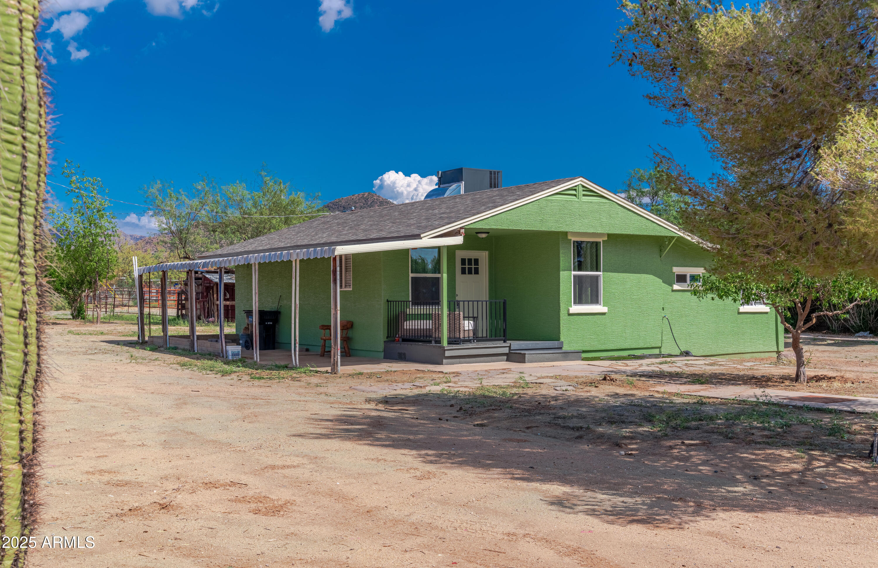 22810 W ROADRUNNER Lane
