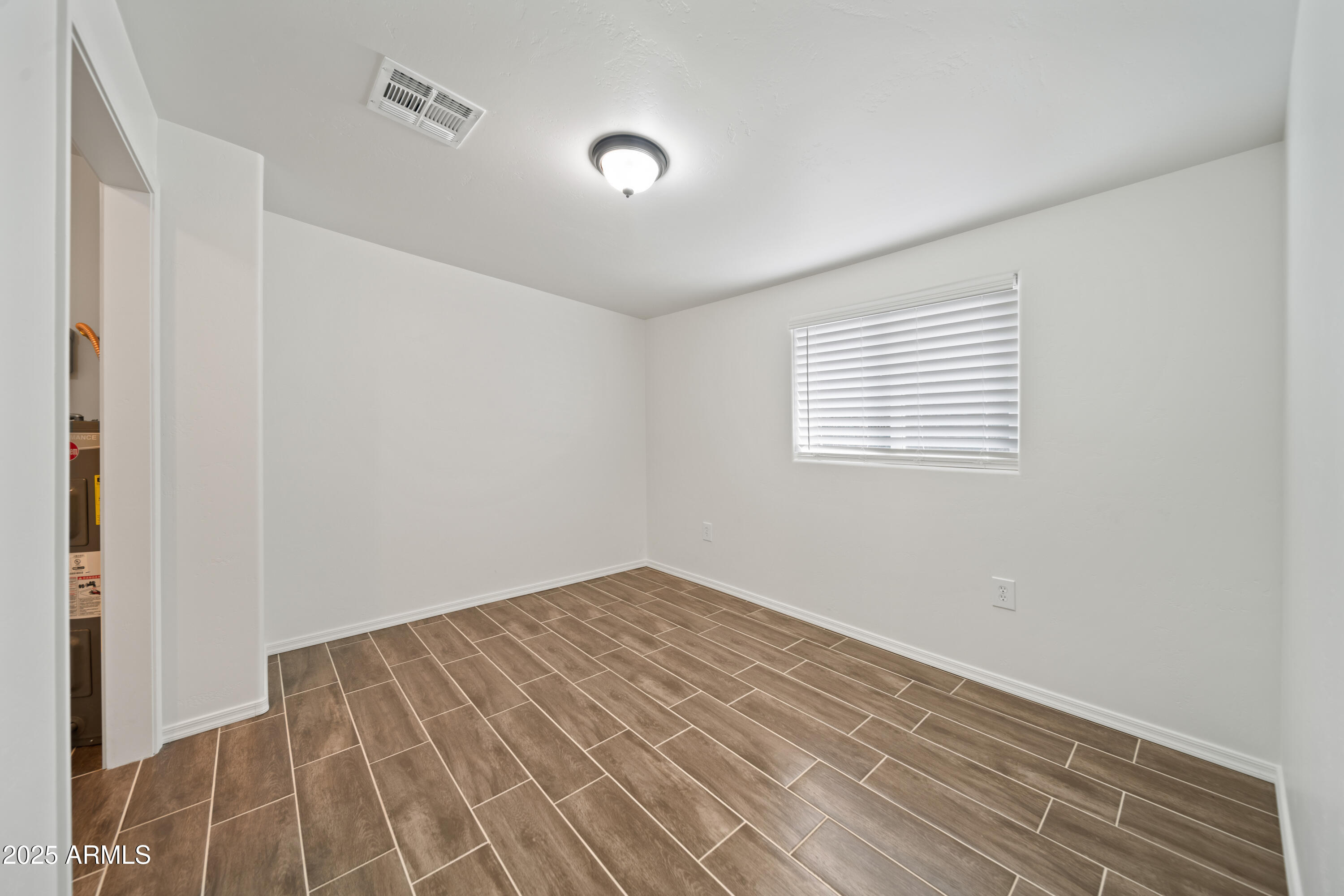 22810 W ROADRUNNER Lane