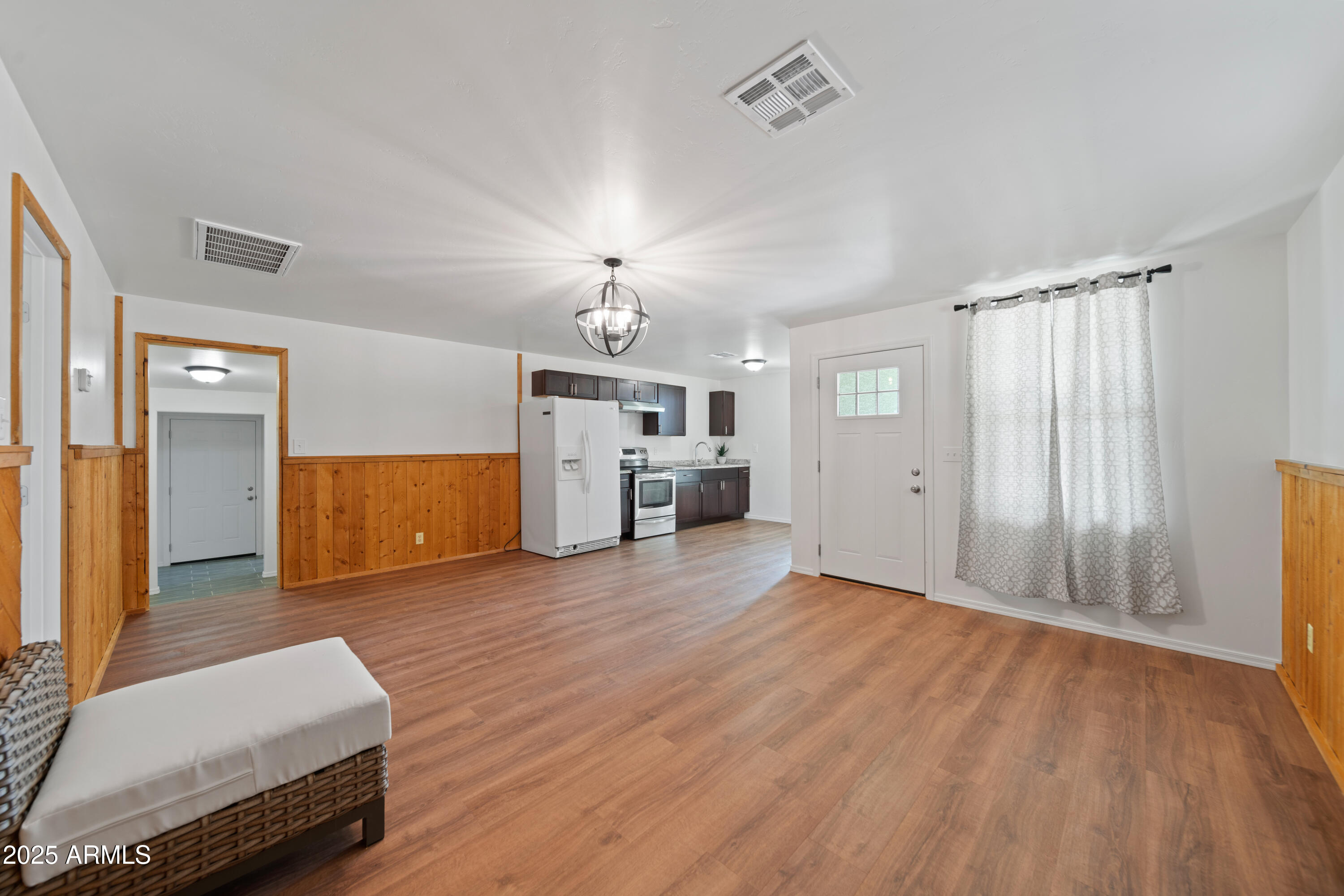 22810 W ROADRUNNER Lane