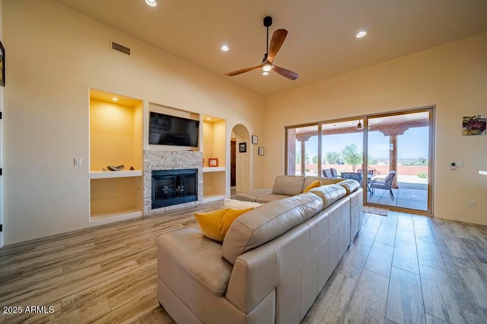 335 Latigo Way