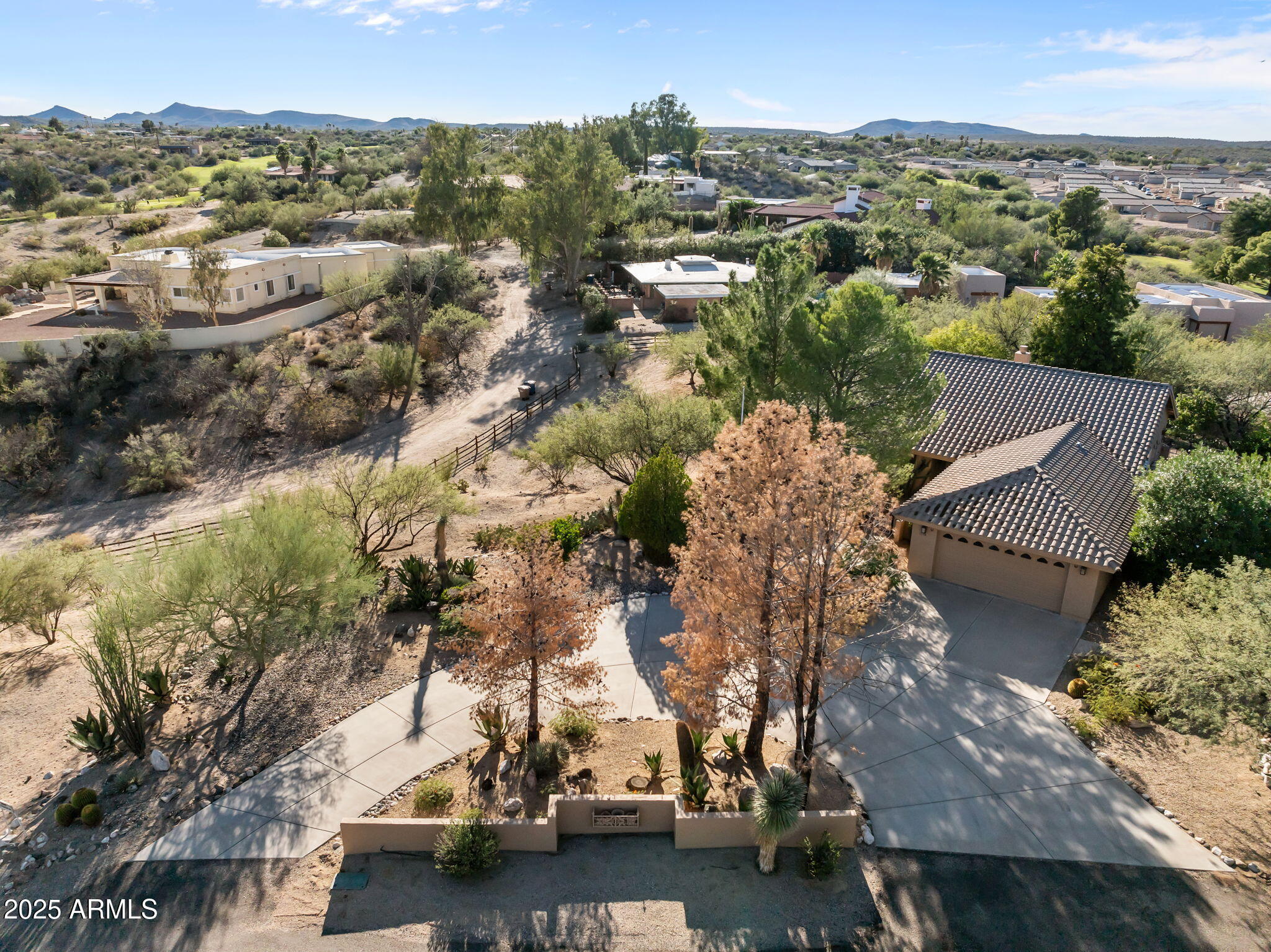 1646 N PEACH Drive