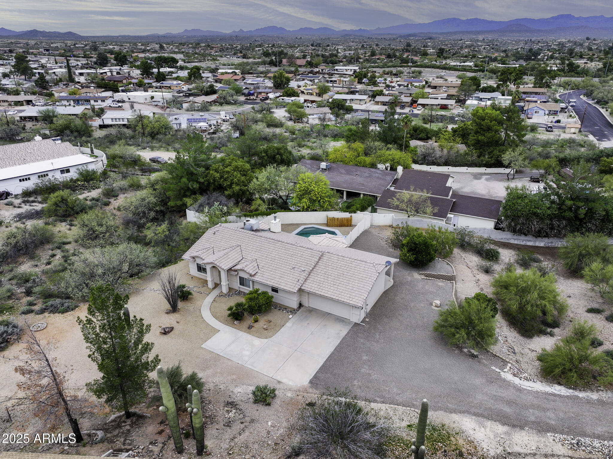 650 FALCON Drive