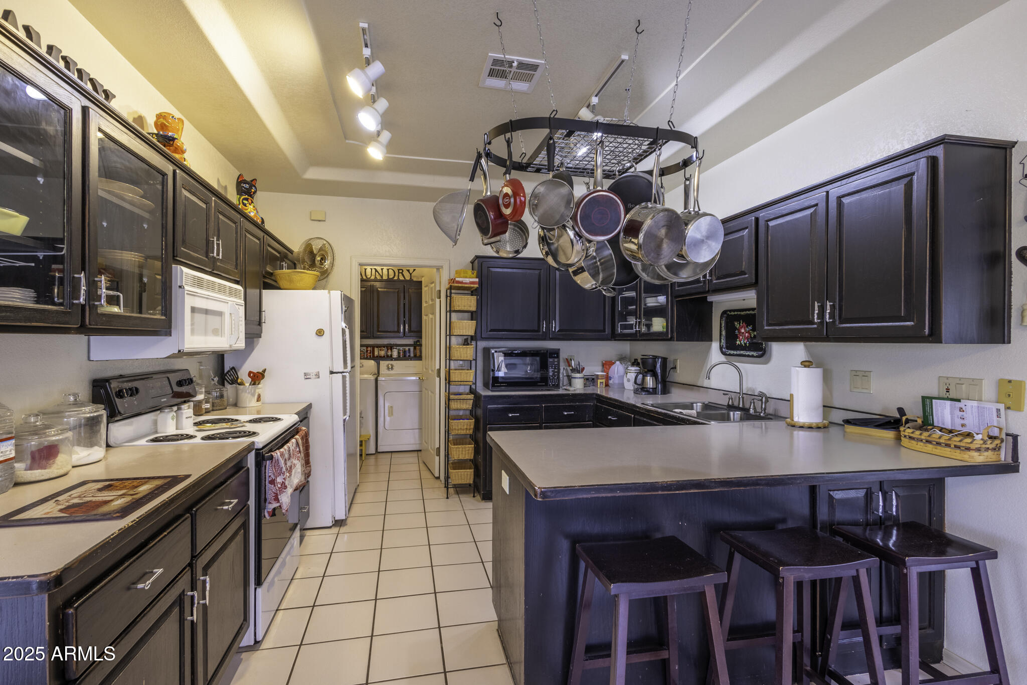 650 FALCON Drive