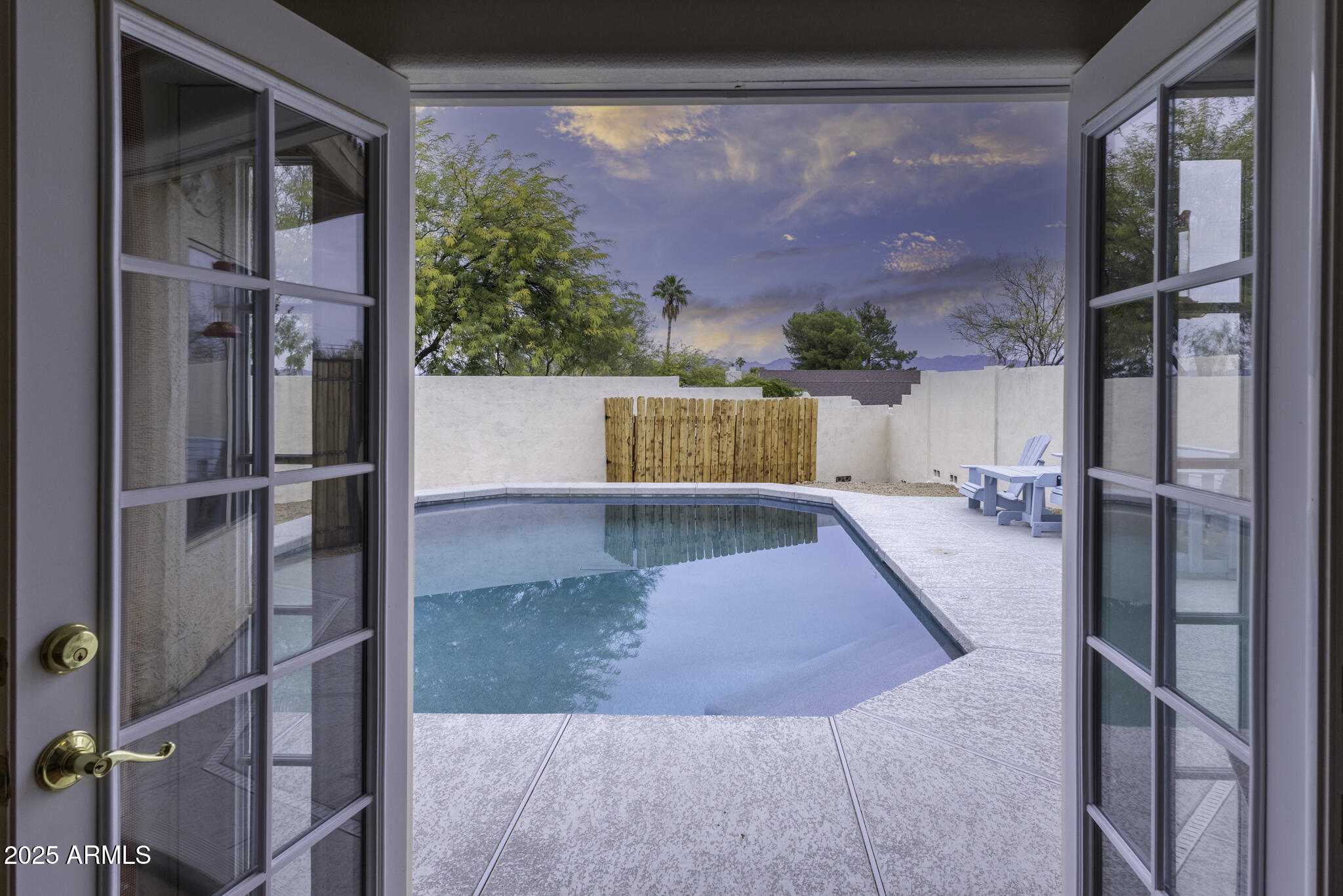 650 FALCON Drive