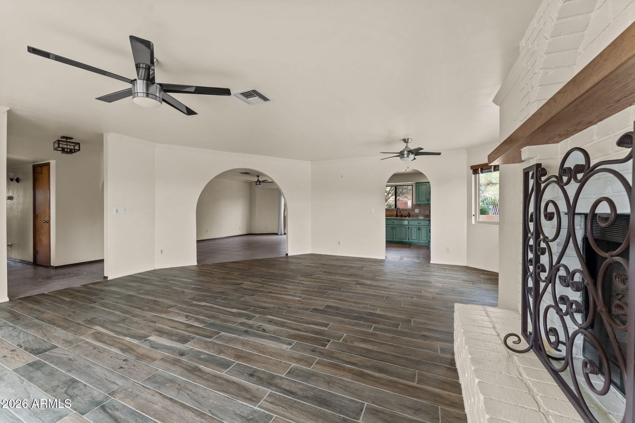 1130 N COYOTE Crossing
