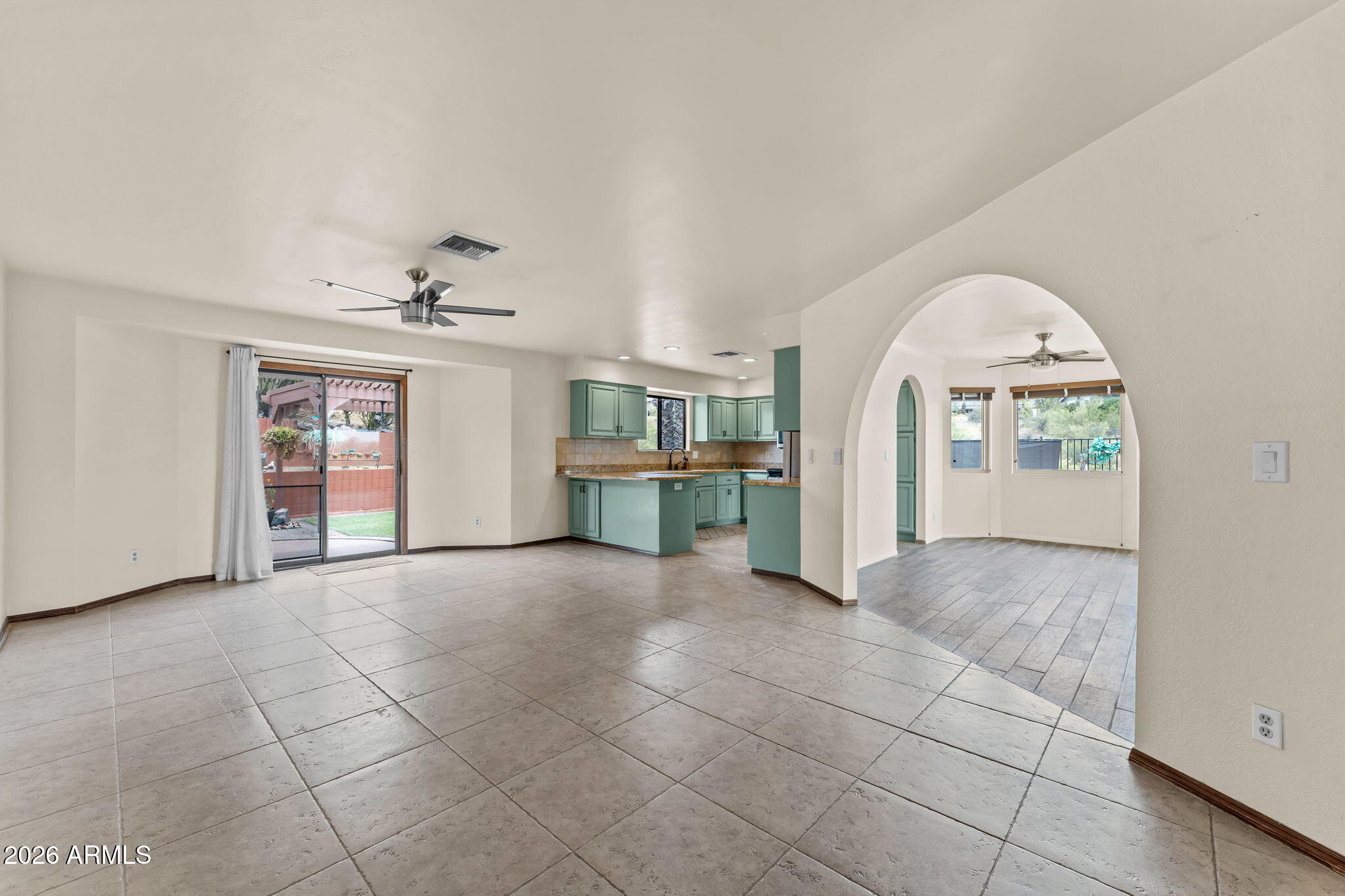 1130 N COYOTE Crossing