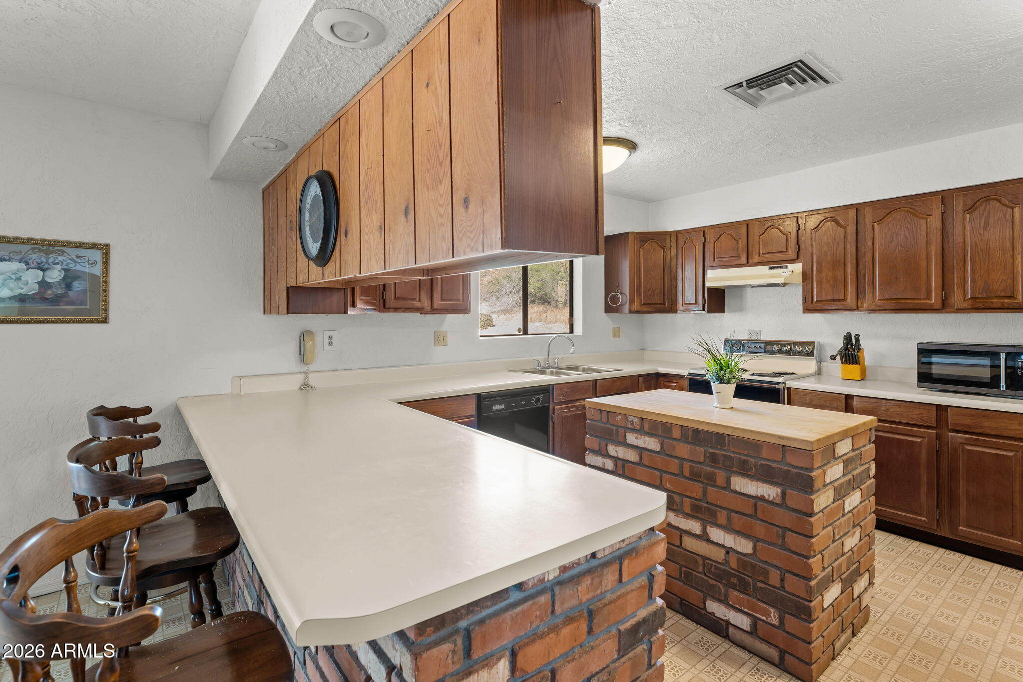 550 E BASS Road