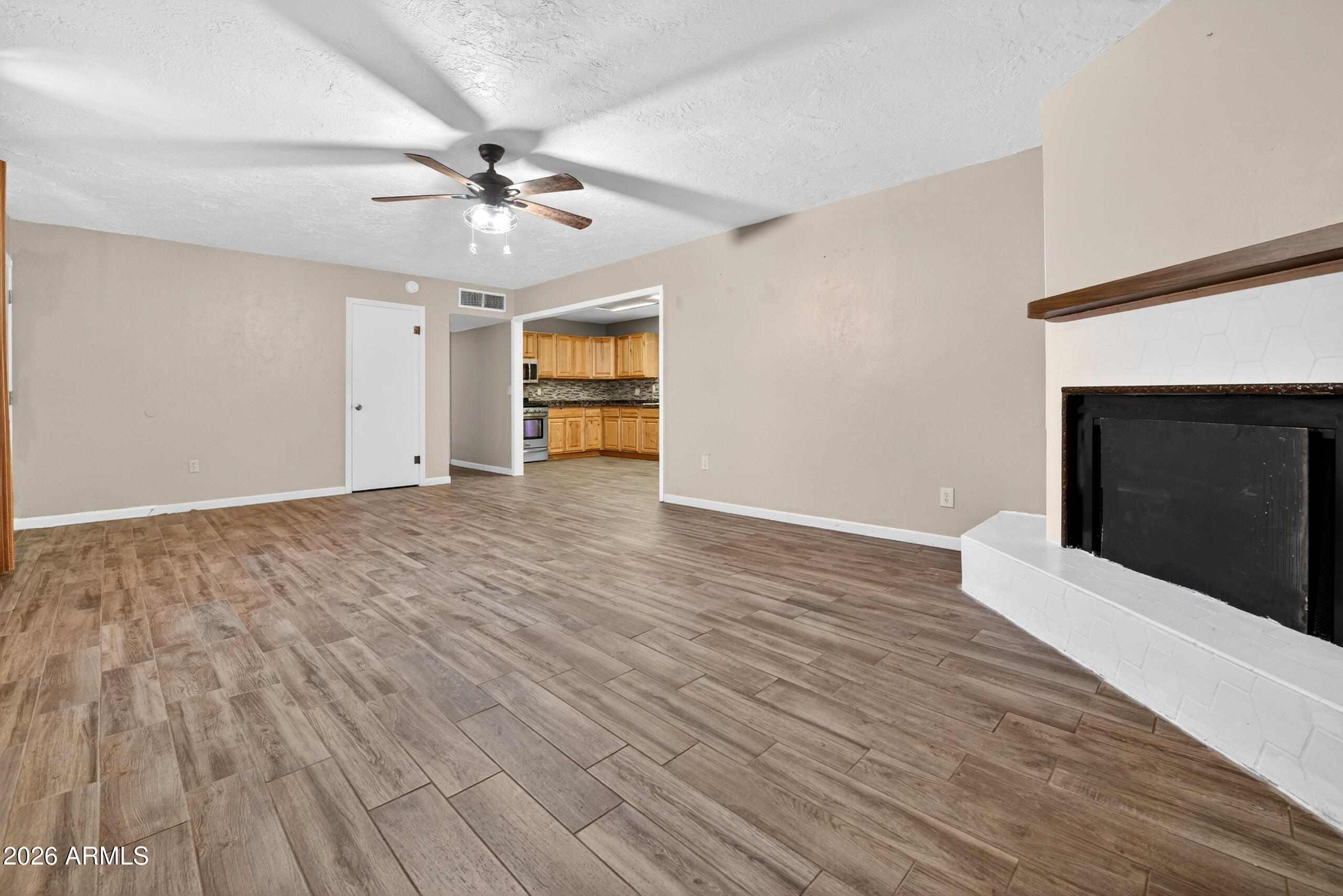 500 N OXBOW Drive