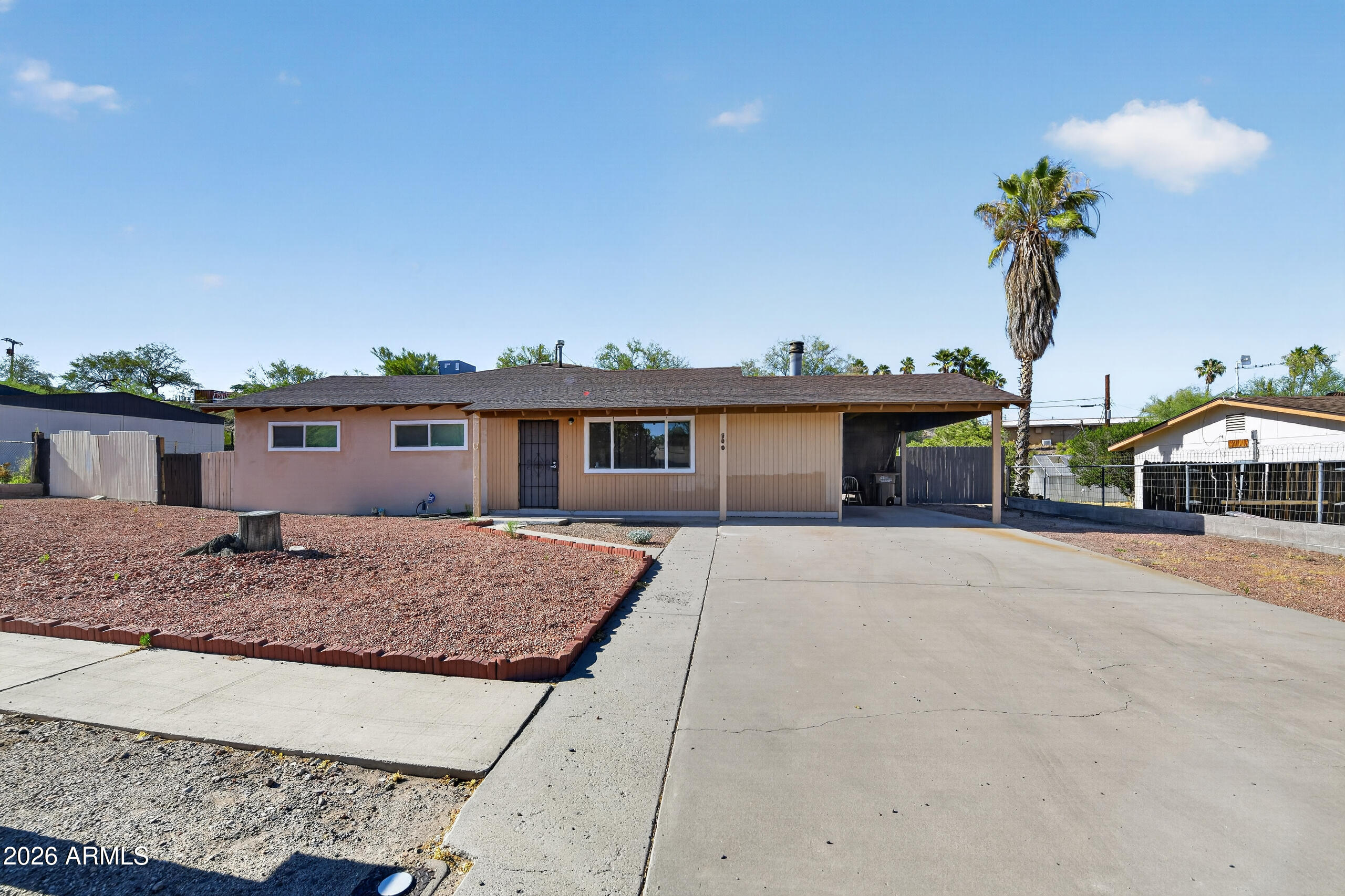 500 N OXBOW Drive