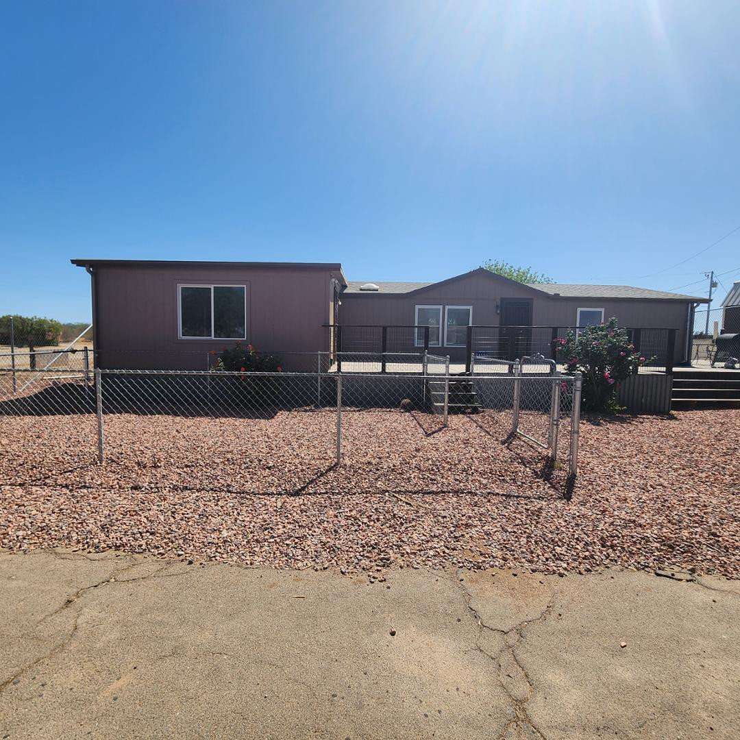 21533 W Laura Street