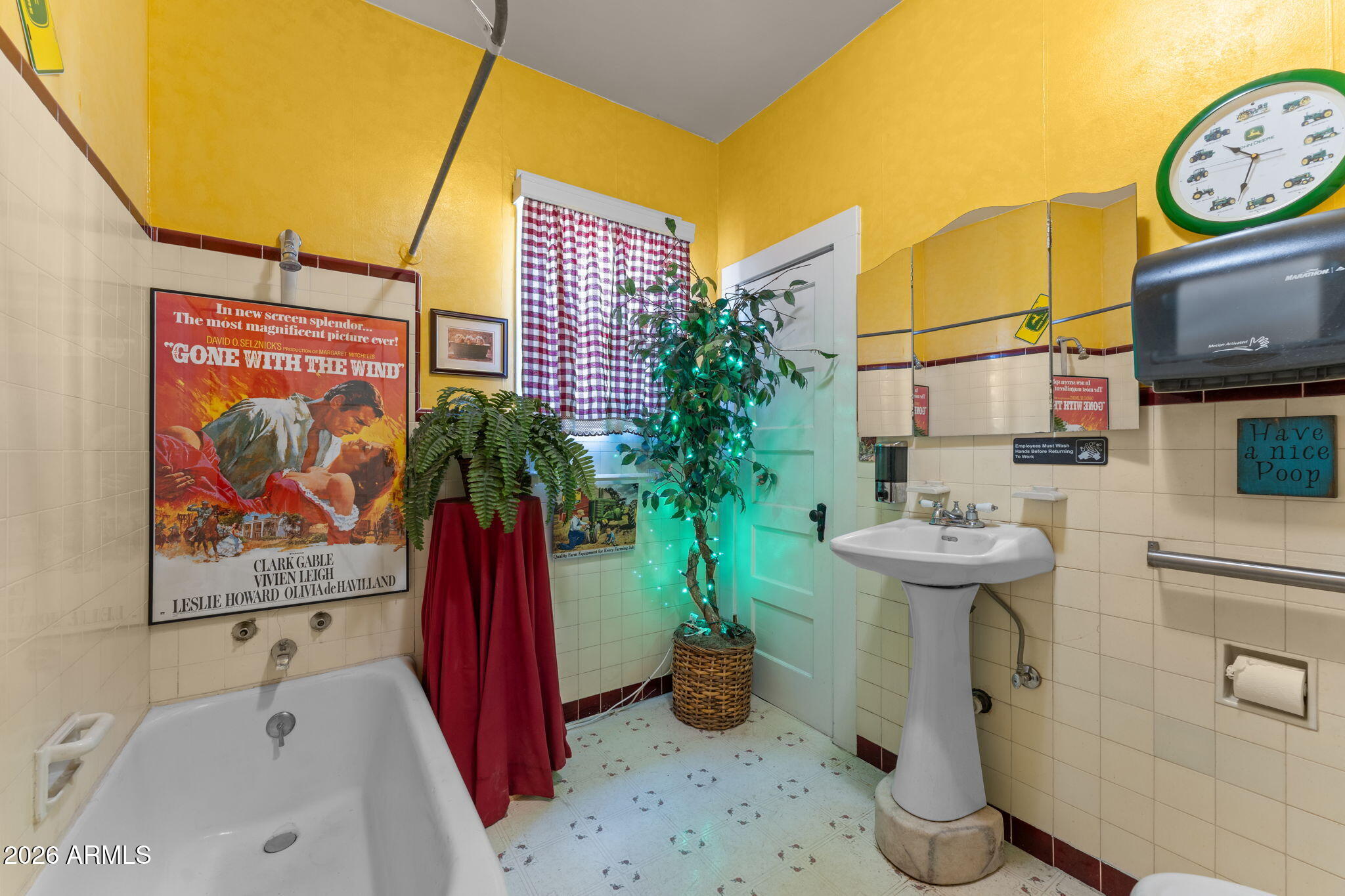 170 W WICKENBURG Way