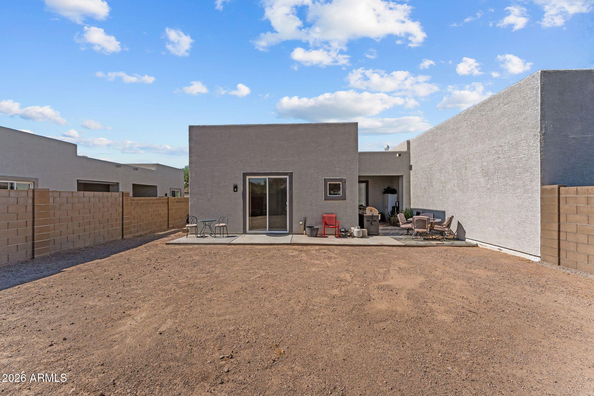 690 W DYLAN Court
