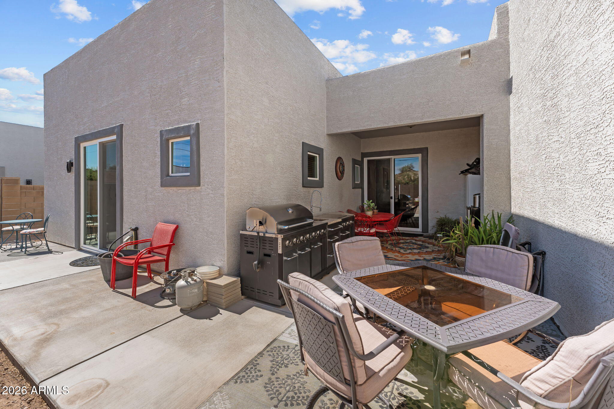 690 W DYLAN Court