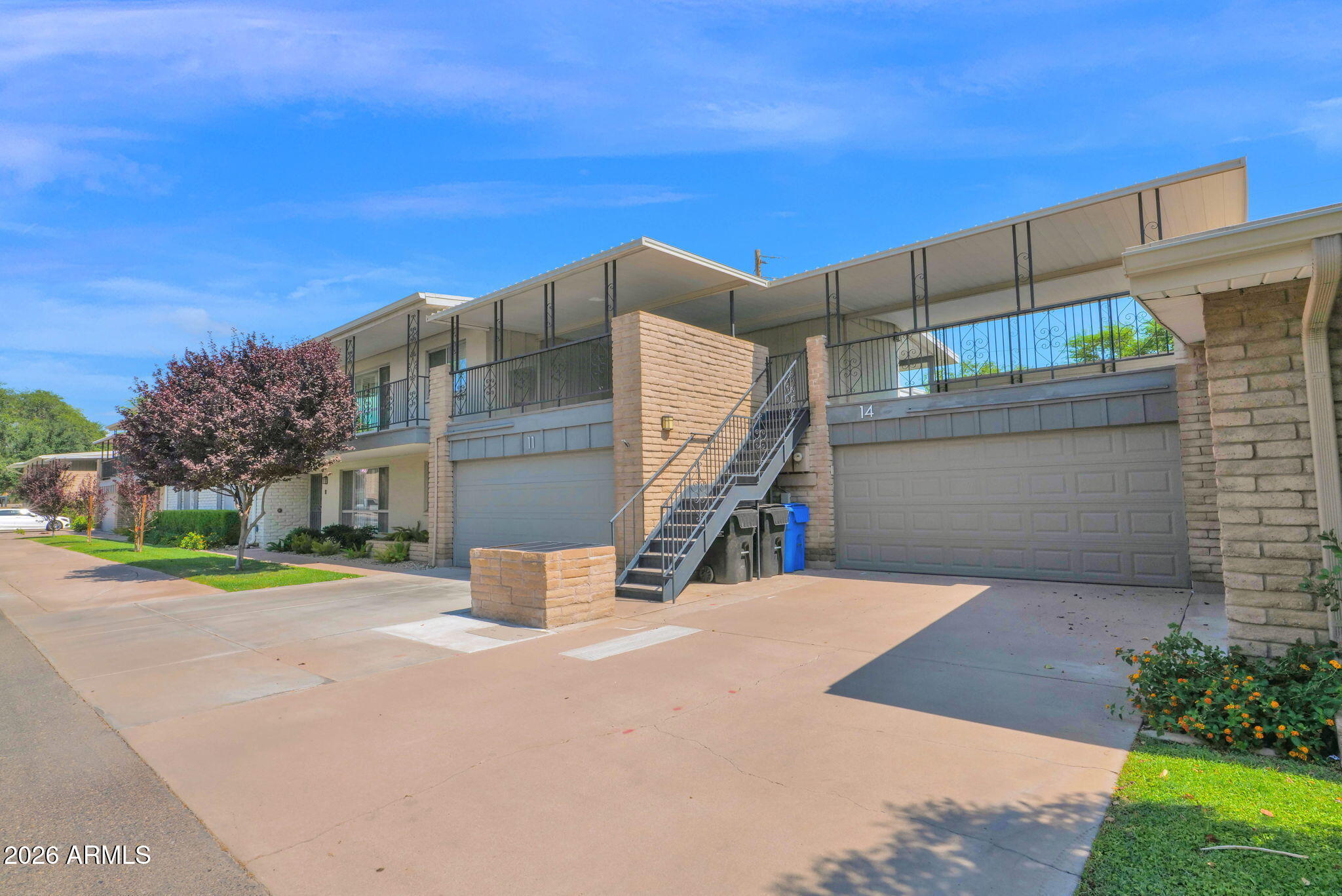 6125 N CENTRAL Avenue 14