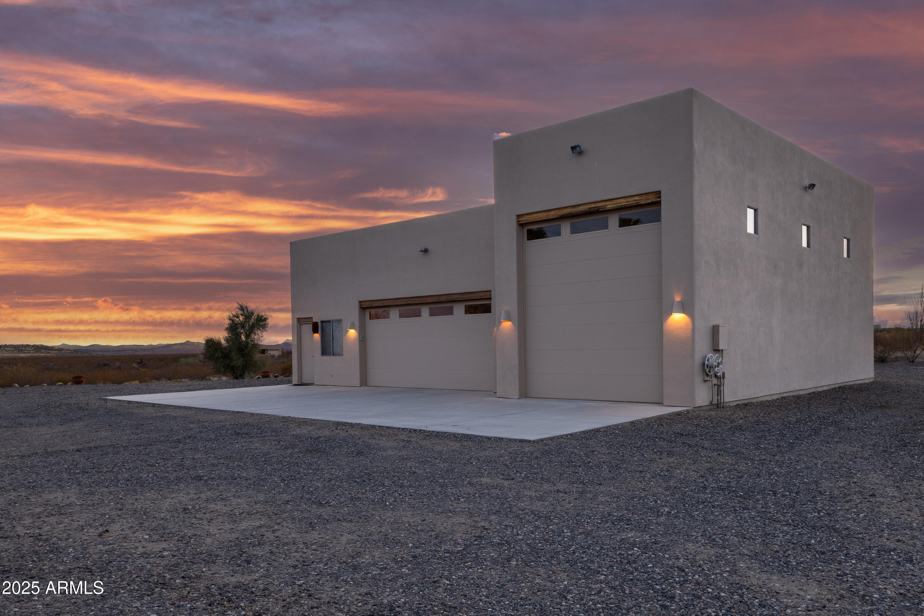 21675 W DATE CREEK Road