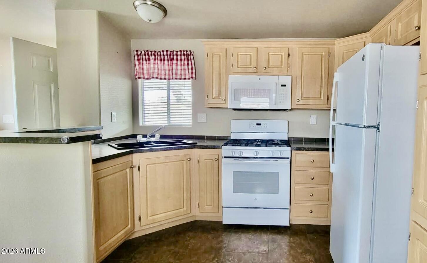 550 Palm Drive 17
