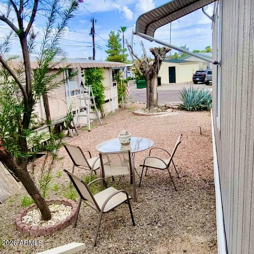 550 Palm Drive 17