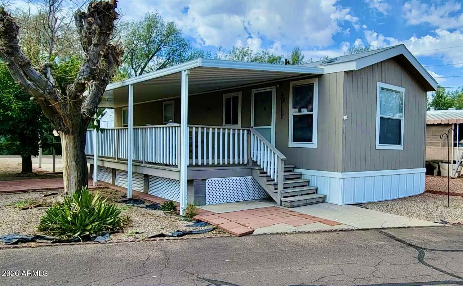 550 Palm Drive 17
