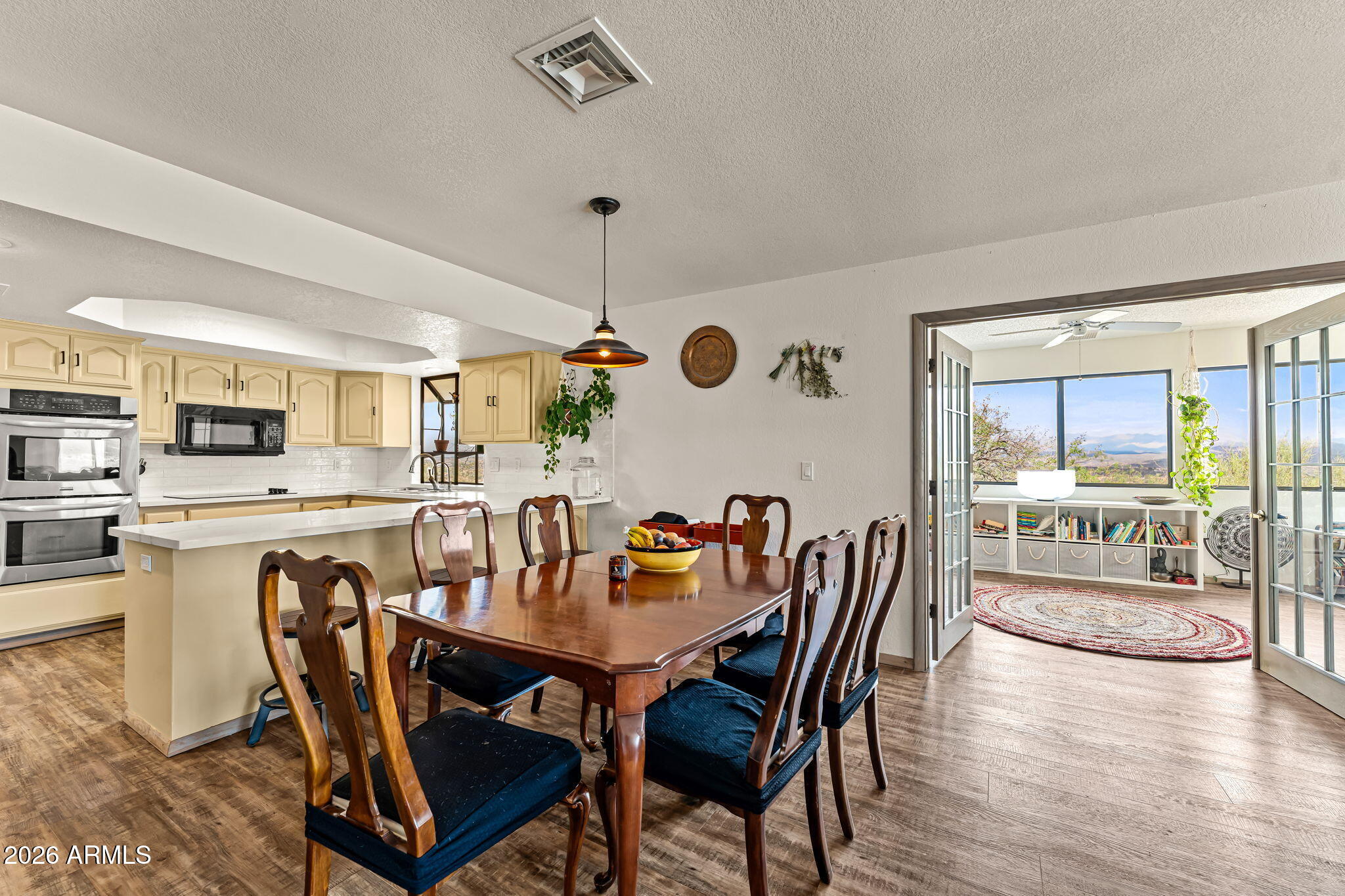 969 S Saguaro Drive