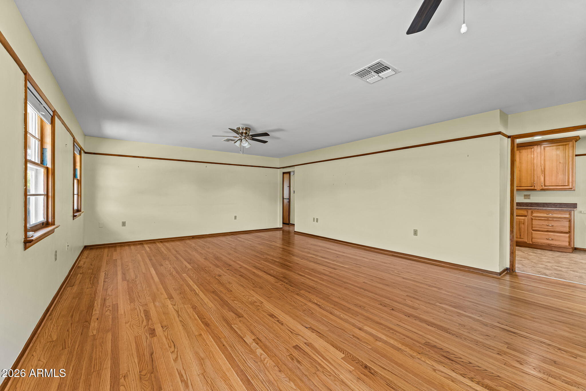 296 GENUNG Avenue