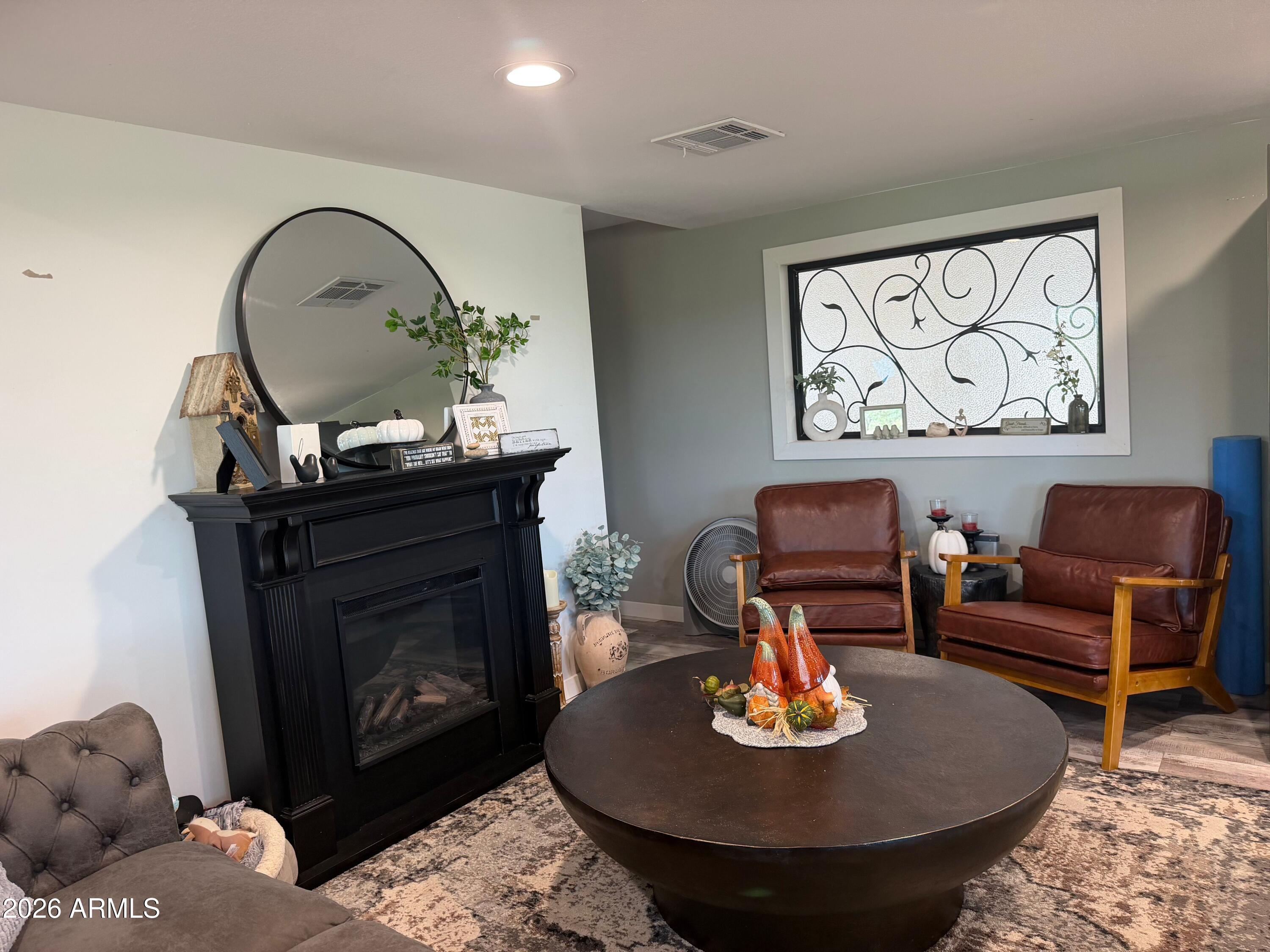 2501 W Wickenburg Way Unit: 27