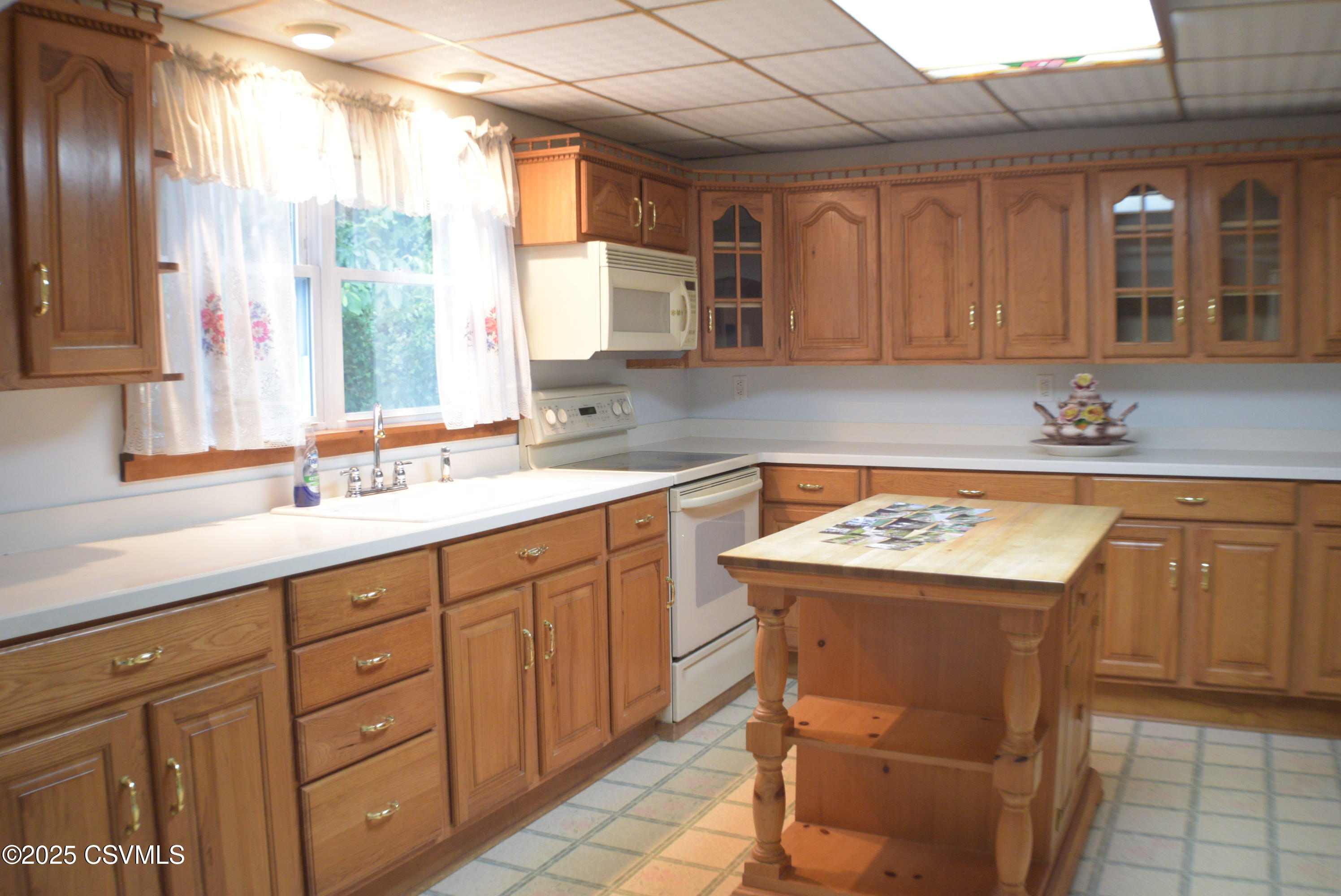 30 Sunset Ln