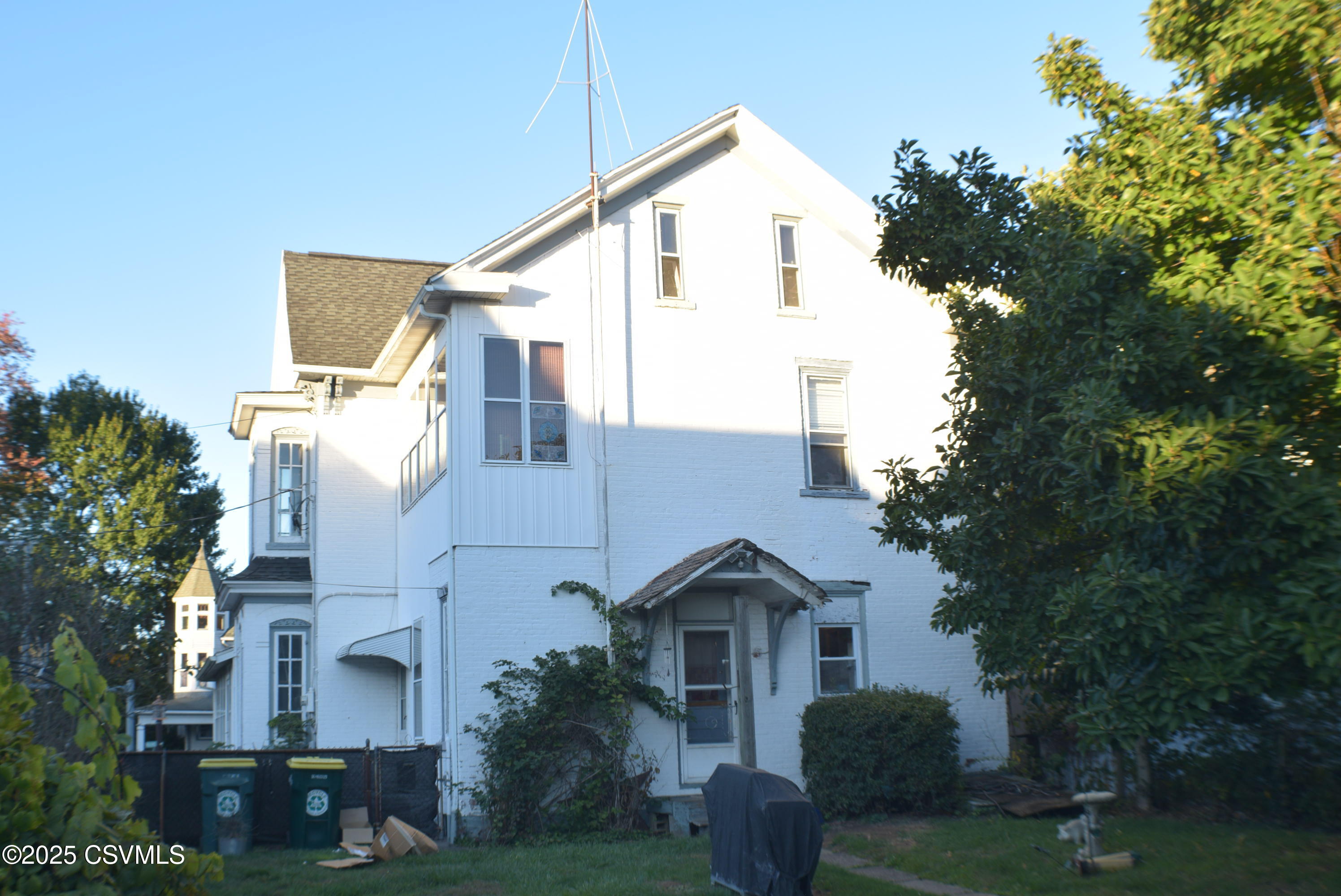 1103 MARKET Street
