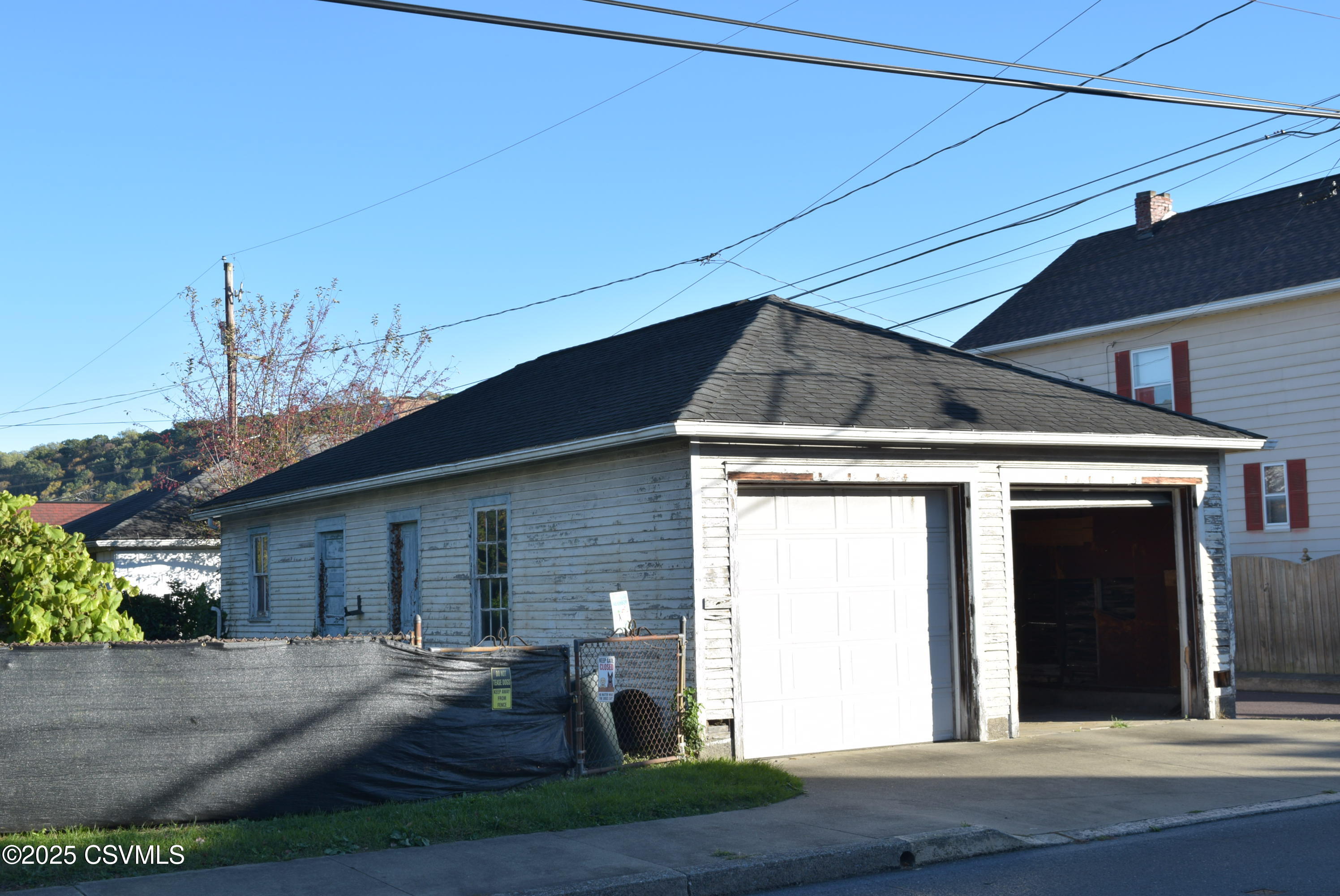 1103 MARKET Street