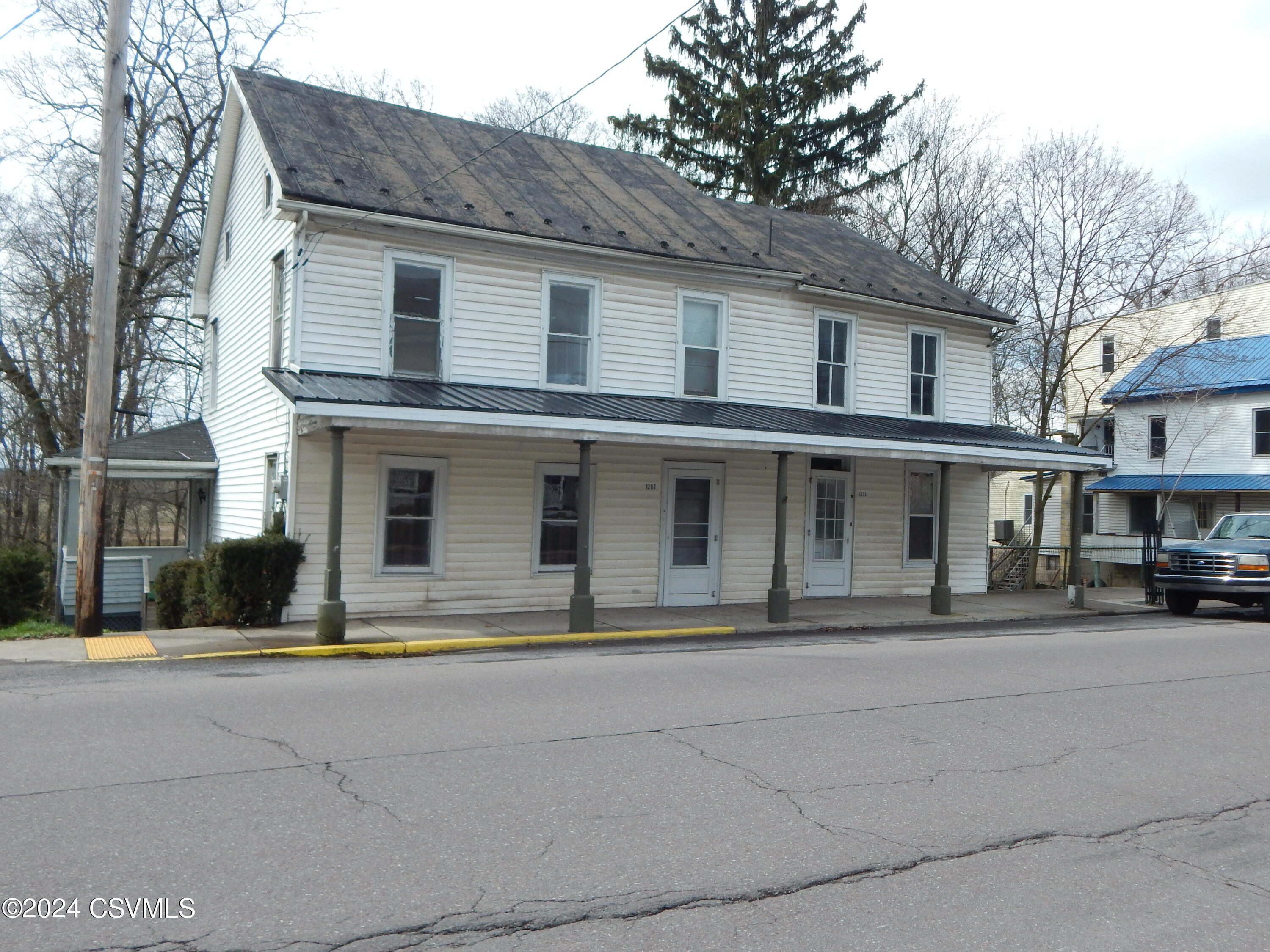 1207-1211 WATER Street