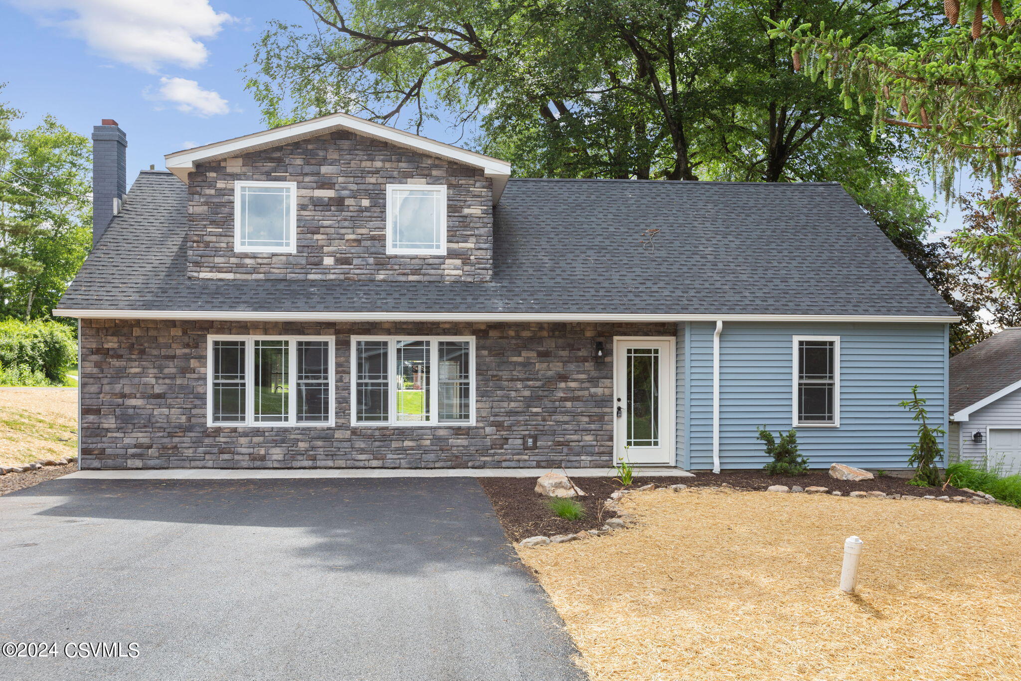 1174 AVE F