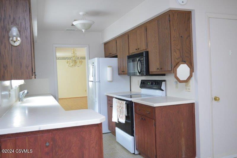 225 S 15TH Street
