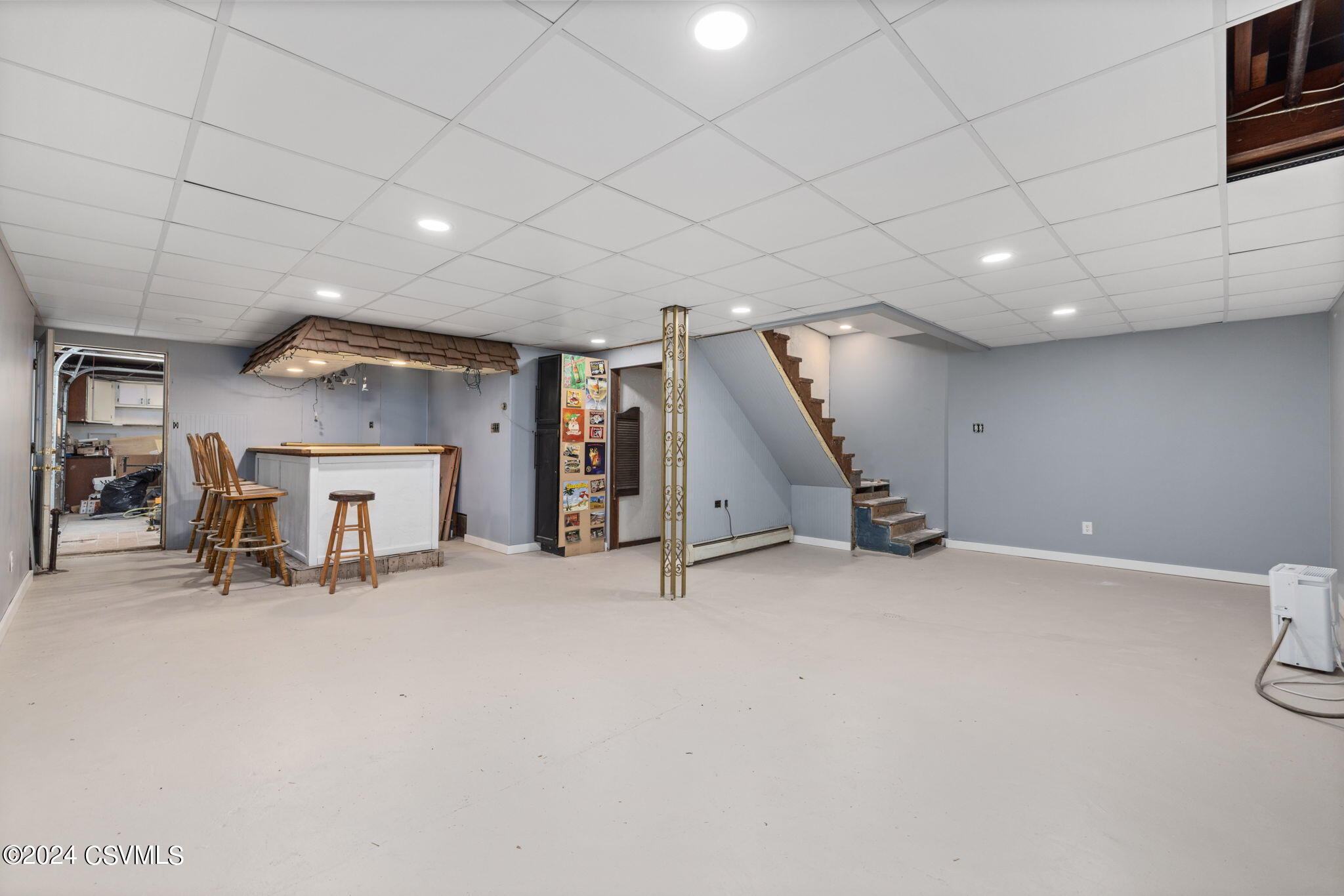 580 W VALLEY Avenue