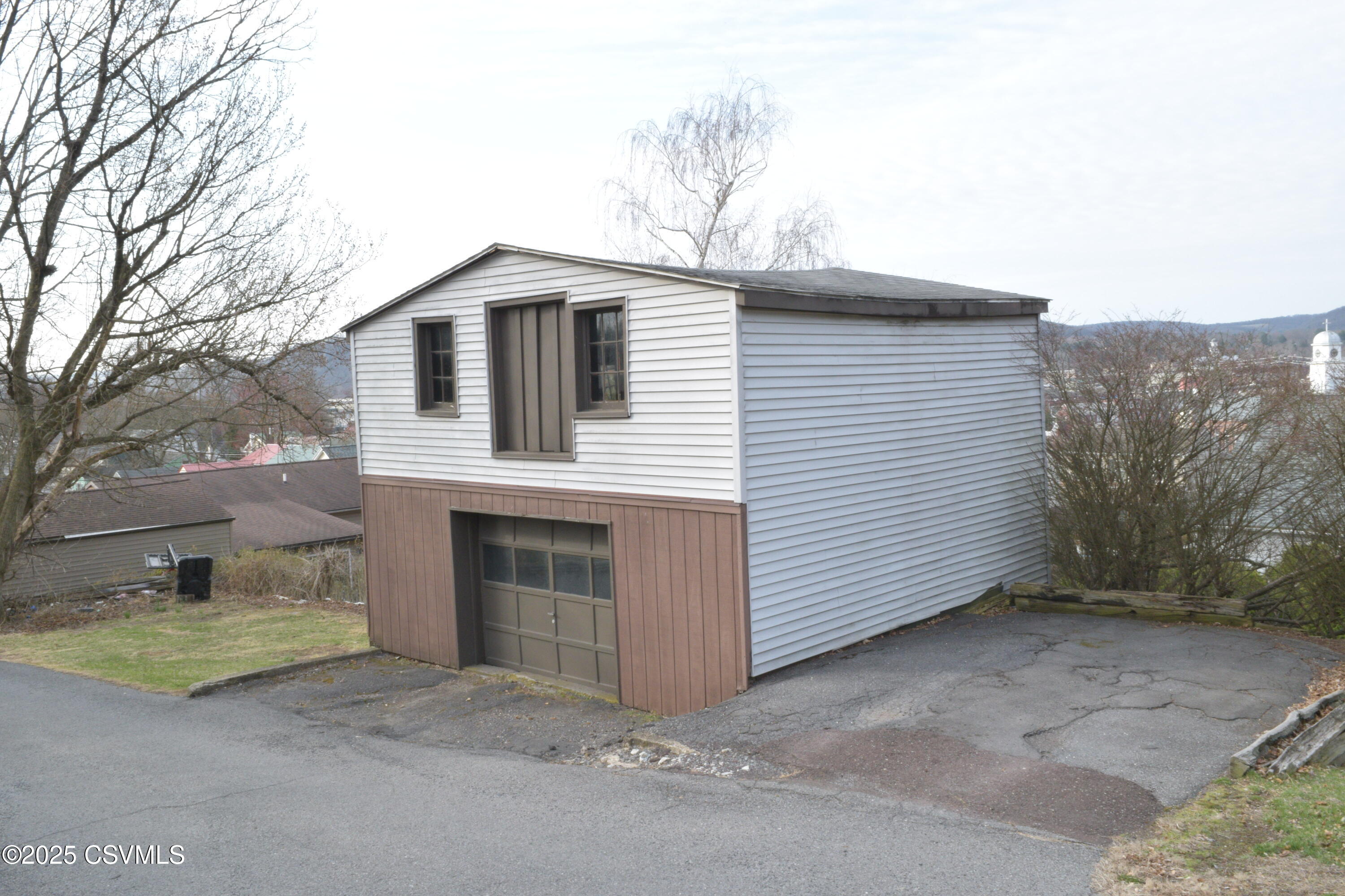 1234 UPPER MULBERRY Street