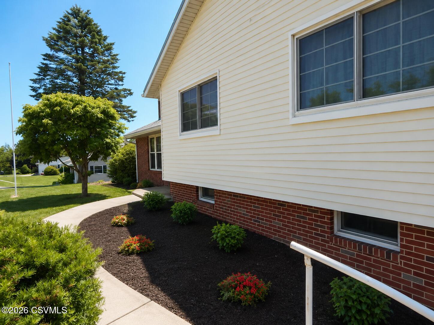 1110 SKYVIEW Drive