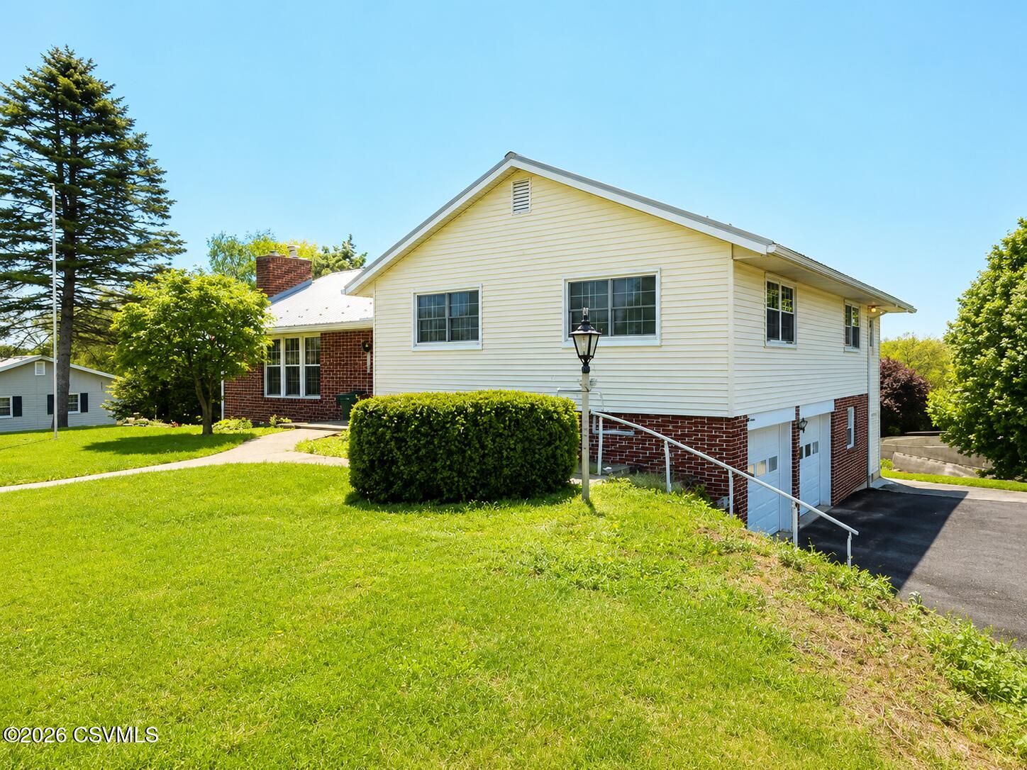 1110 SKYVIEW Drive
