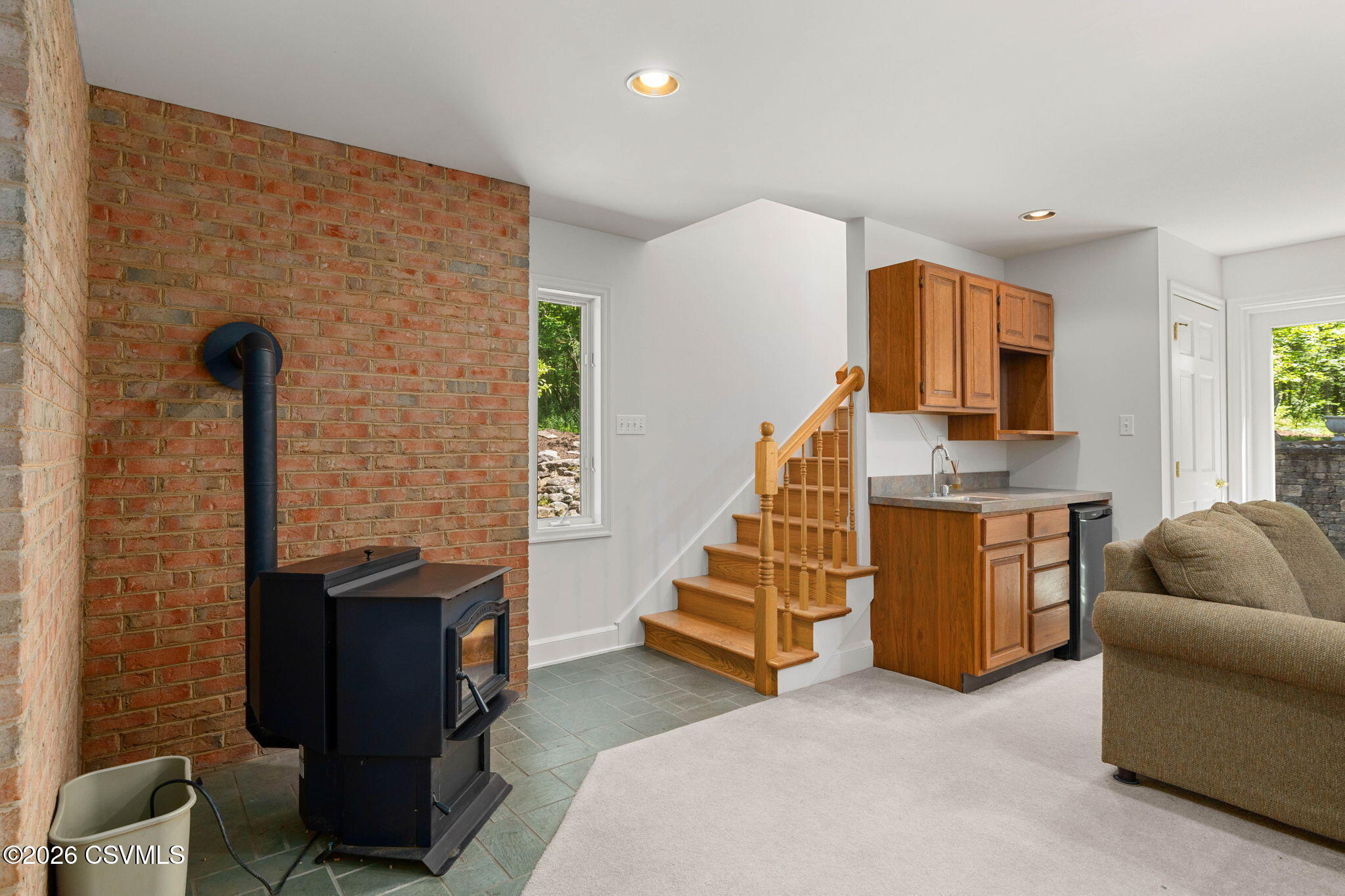842 SHOWERS Road