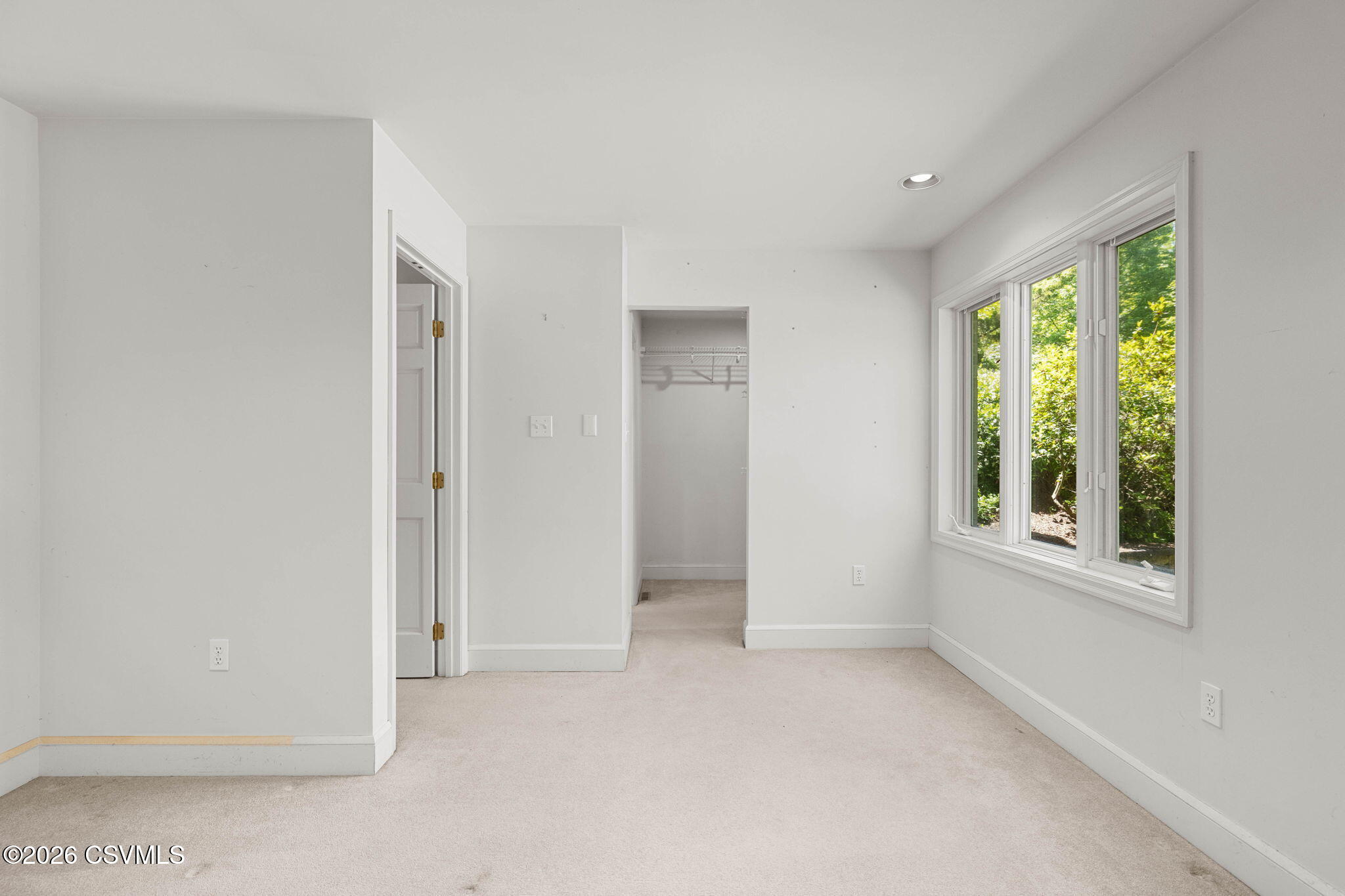 842 SHOWERS Road