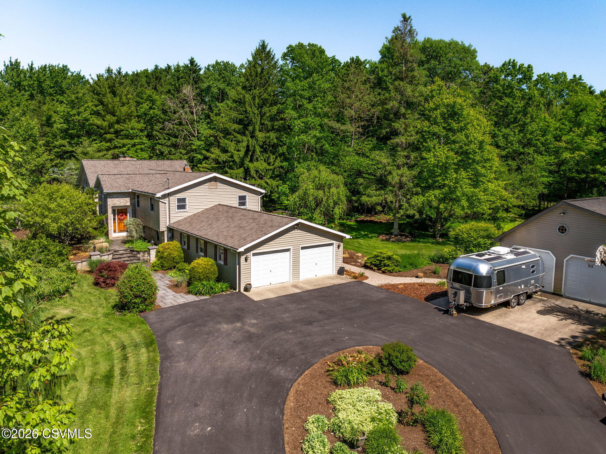 842 SHOWERS Road