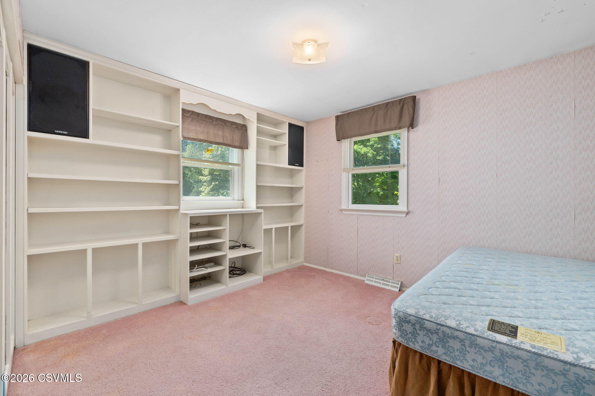 842 SHOWERS Road