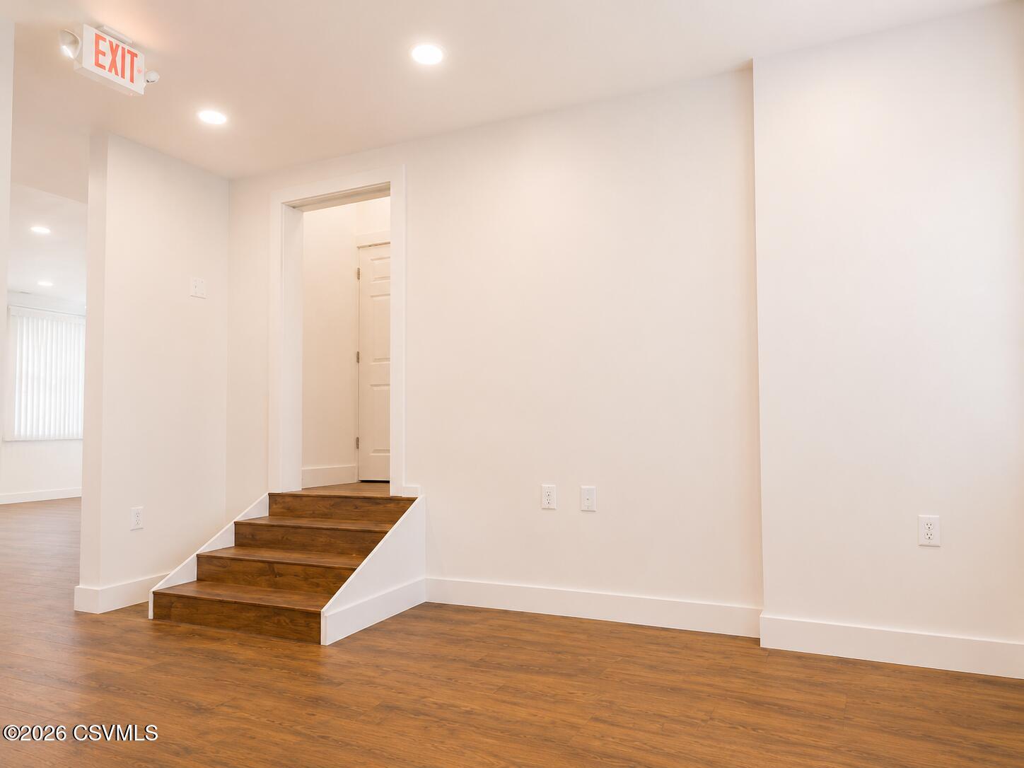 117 N MARKET Street